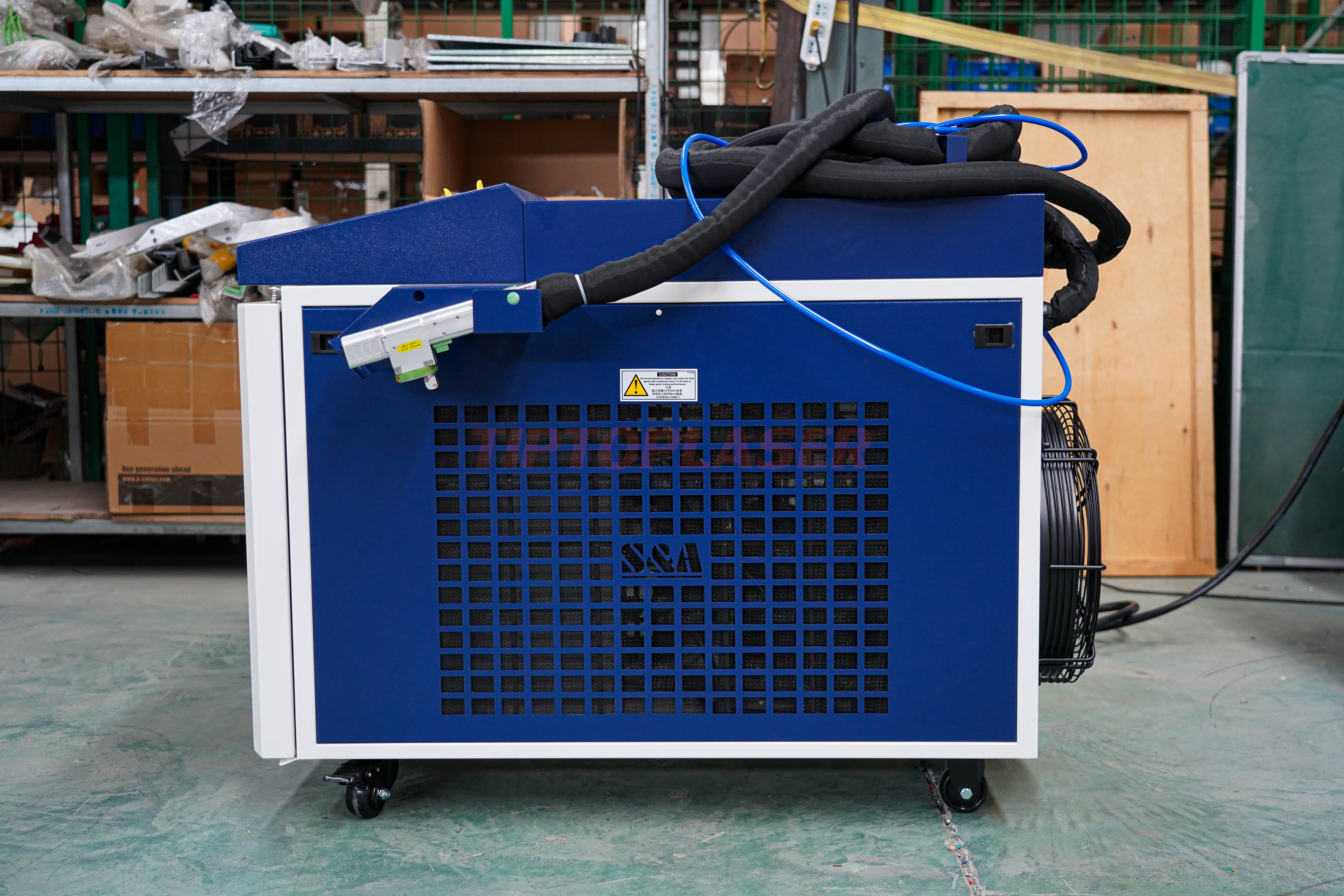 Professional Continuous Wave 2000W Water Cooling CW Fiber Pulse Laser Cleaner Machine For Dust Paint Removing