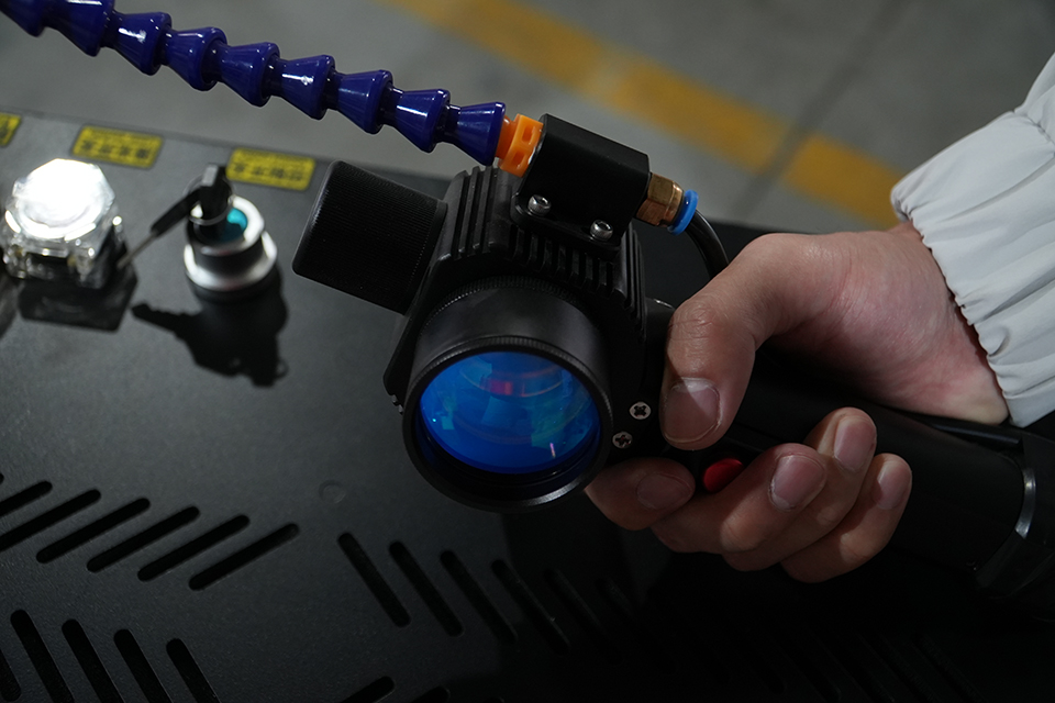100W / 200W / 300W Pulsed Laser Cleaning Machine for Industrial Surface Cleaning, Rust Removal, and Paint Stripping