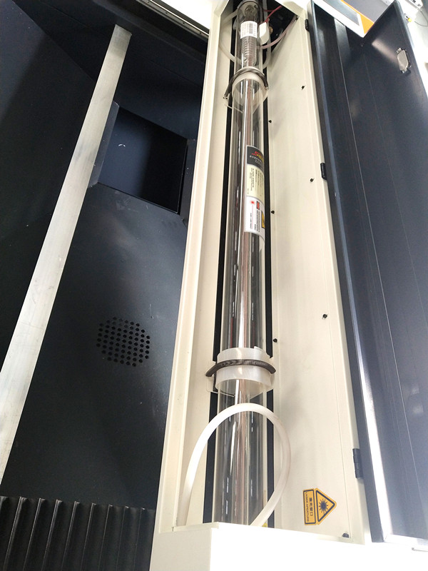 Industrial CNC Water-Cooled 3-Axis Large Format CO2 Laser Cutting Machine with AI/BMP/PLT Support