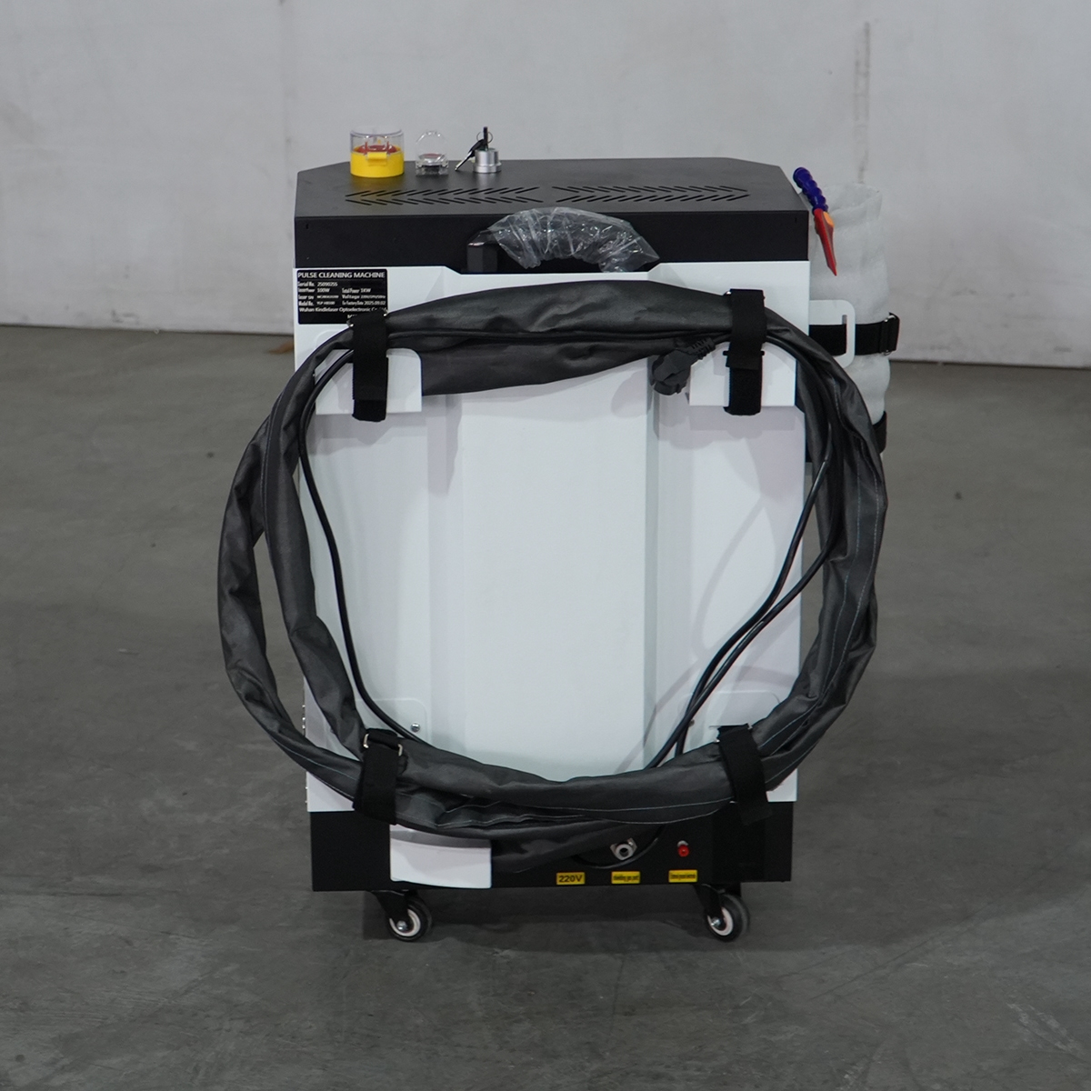 100W / 200W / 300W Pulsed Laser Cleaning Machine for Industrial Surface Cleaning, Rust Removal, and Paint Stripping