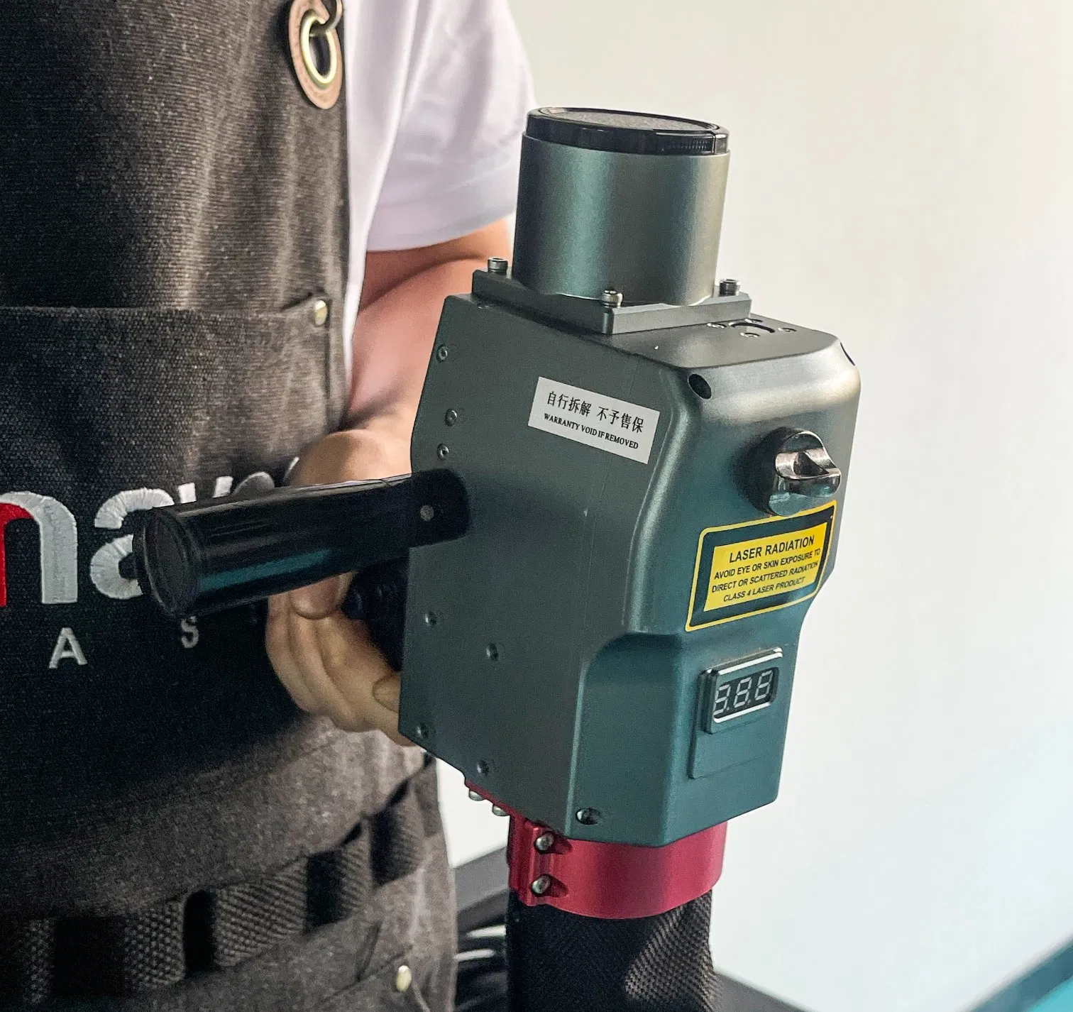 Portable Pulse Laser Cleaning Machine for Metal Rust Removal Wood Paint Stripping