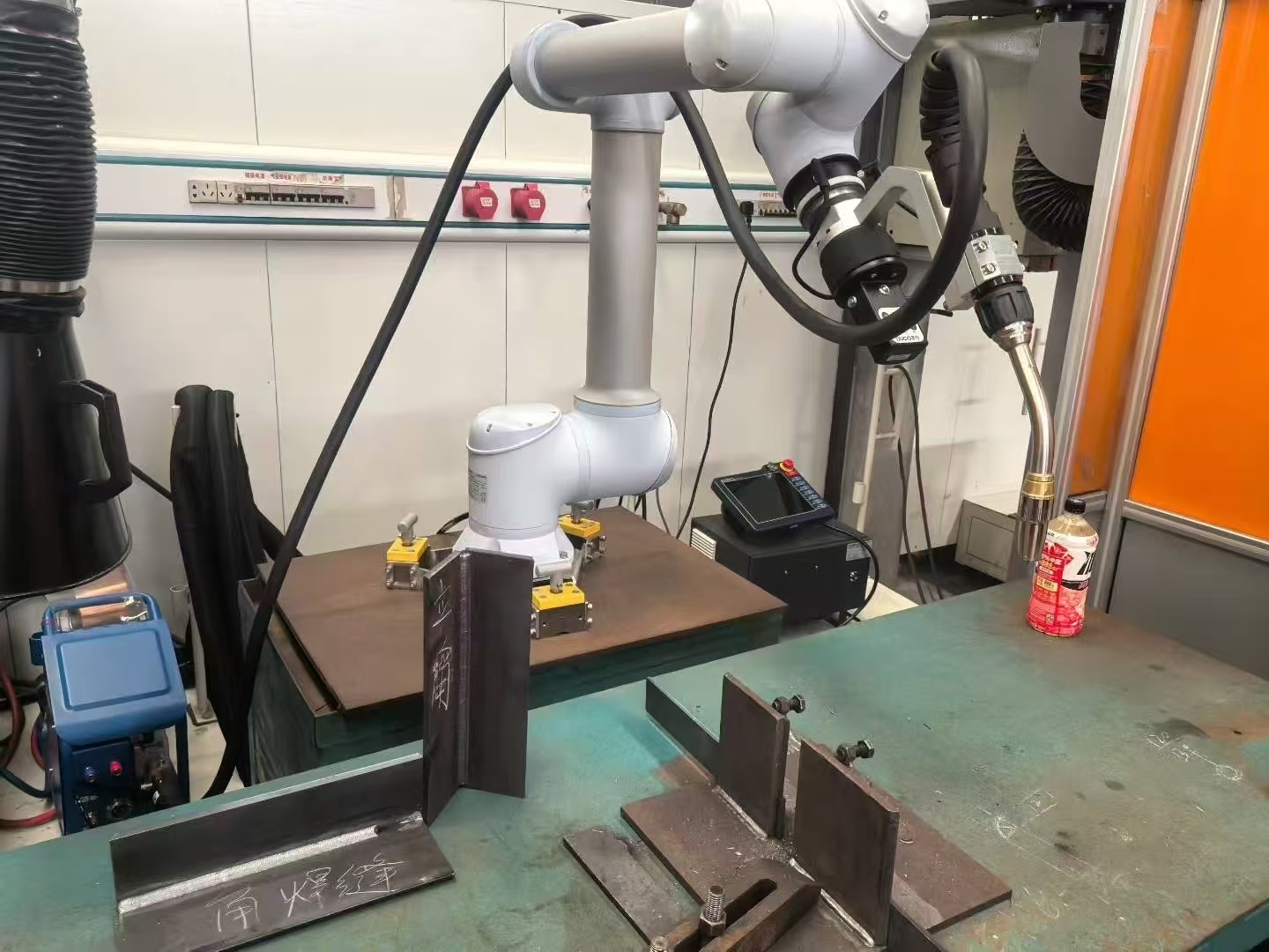 Customizable Length and Payload Welding Workstation Robot Welding Equipment Laser Welding Machine Customization