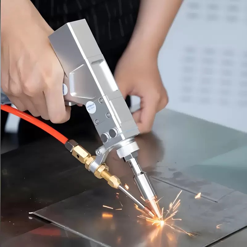 4-in-1 Handheld Fiber Laser Cutting Machine 1500w 2000w 3000w Portable Laser Welding Machine for Metal Stainless Steel Sheet