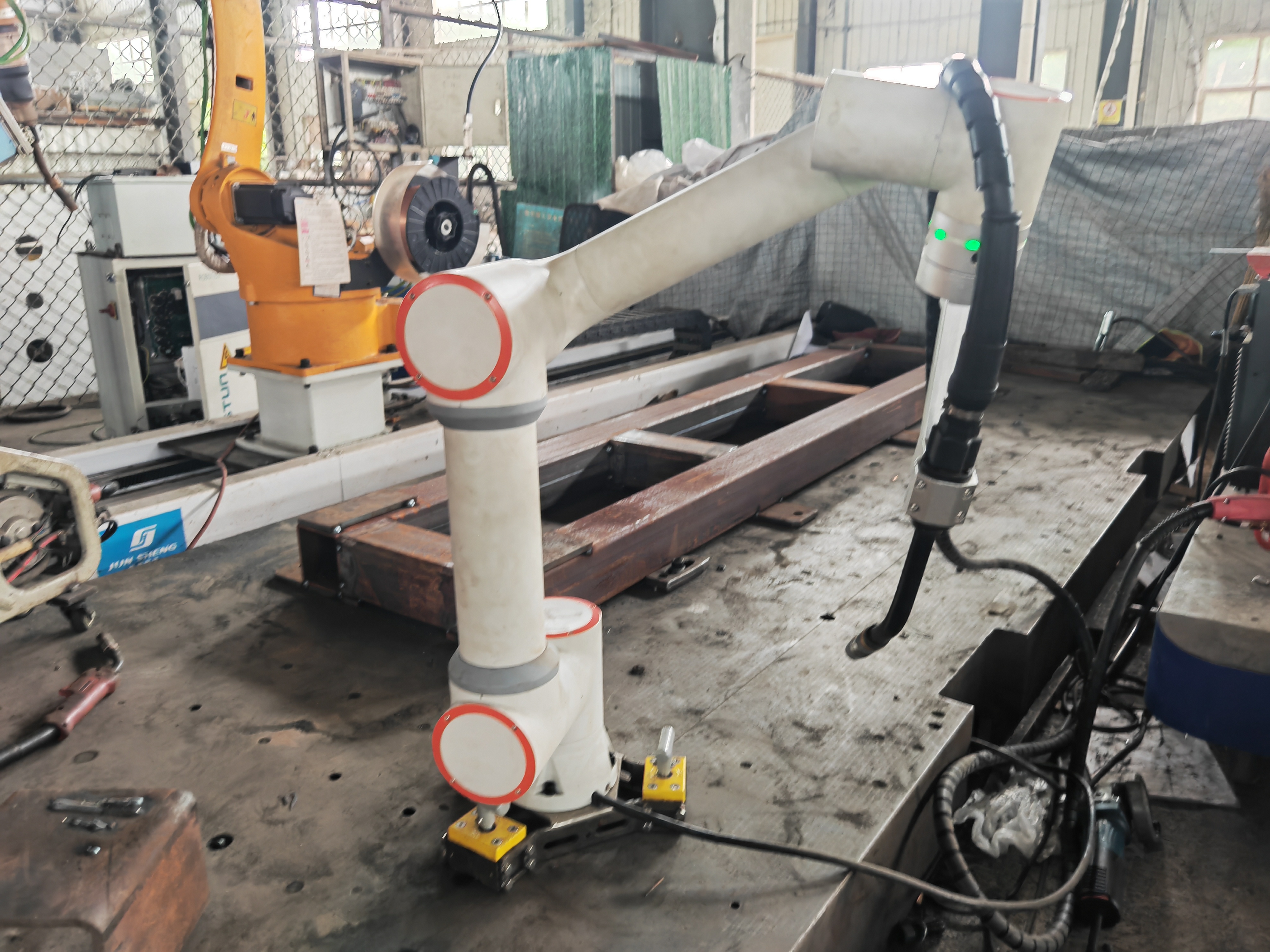 Customizable Length and Payload Welding Workstation Robot Welding Equipment Laser Welding Machine Customization