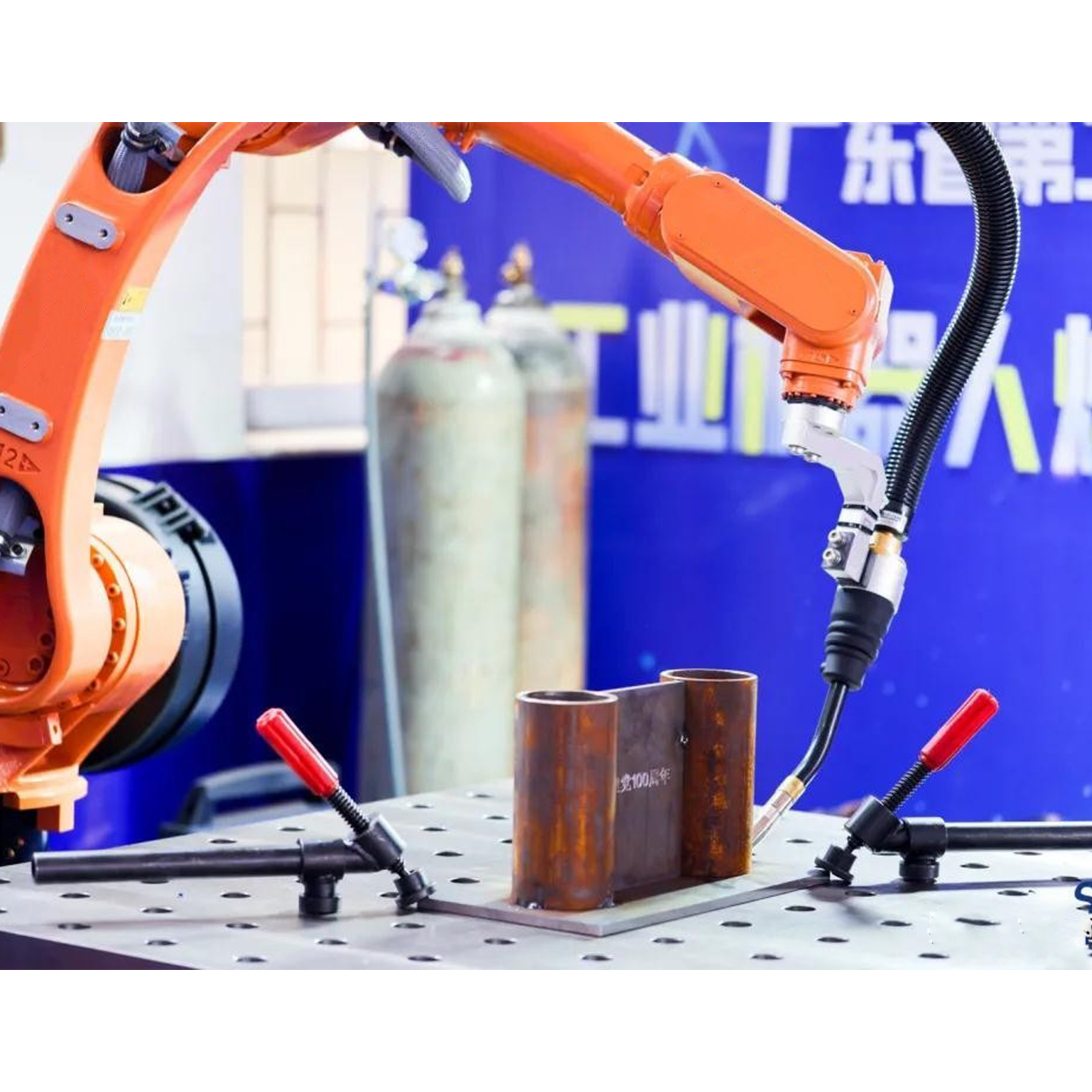 6 Axis Robotic Arm With Laser Welding Capability For Metals Such As Stainless Steel And Aluminum