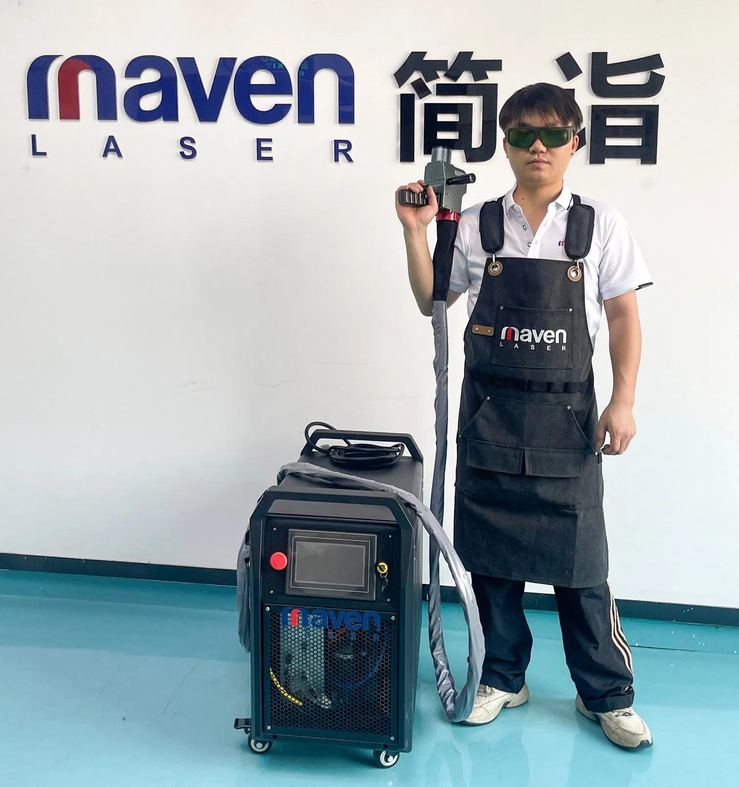 Portable Pulse Laser Cleaning Machine for Metal Rust Removal Wood Paint Stripping