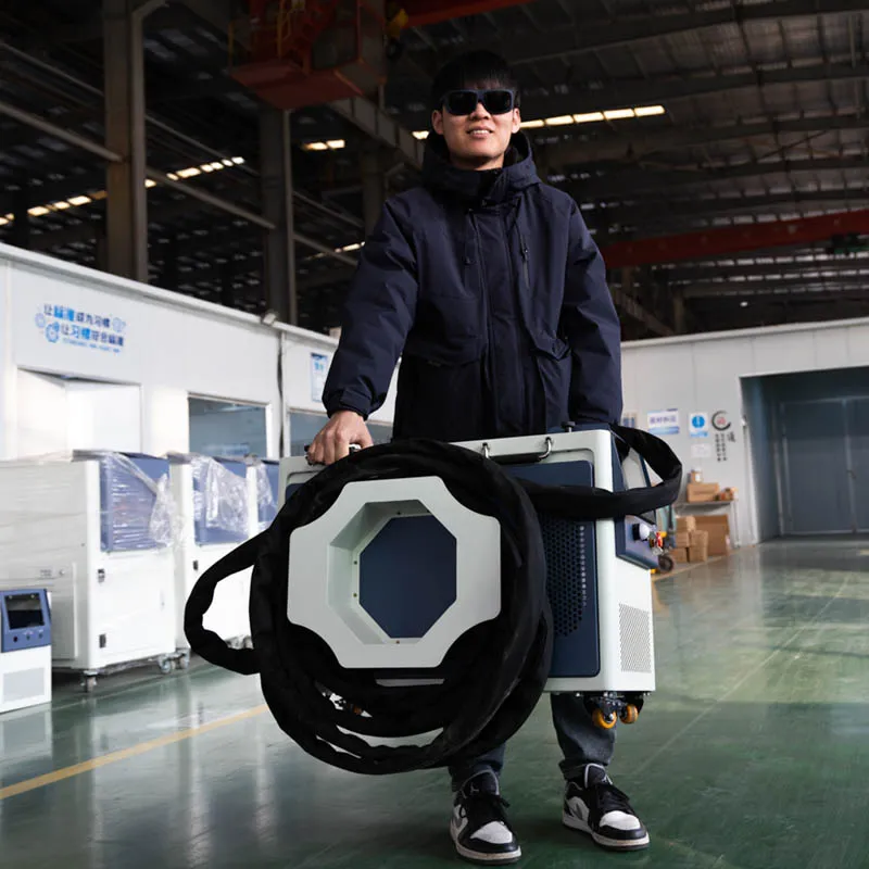 Portable Pulse Fiber Laser Cleaning Machine Gt-500 CE Certified Air Cooling 500W for Metal Stainless Rust & Paint Removal Surface Treatment & Oil Removal