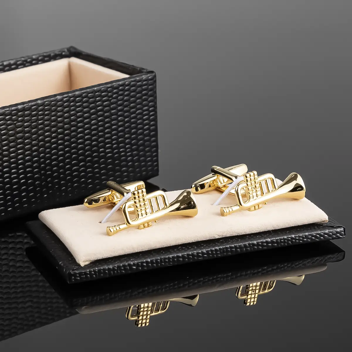 OEM Men's Business Shirt Golden Plated Metal Cufflinks with Cornet Musical Instrument Shape CL0142-G Factory, Exporter