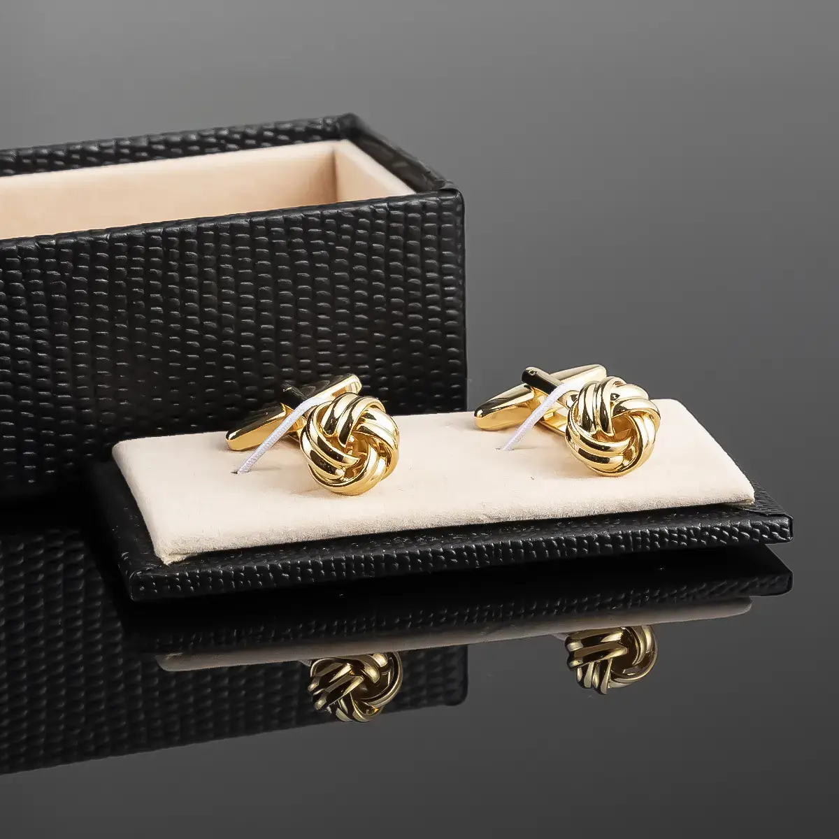 Custom Classic Fashion Promotional Metal Brass Mens Knot Cufflinks Golden Color Manufacturers, Factory