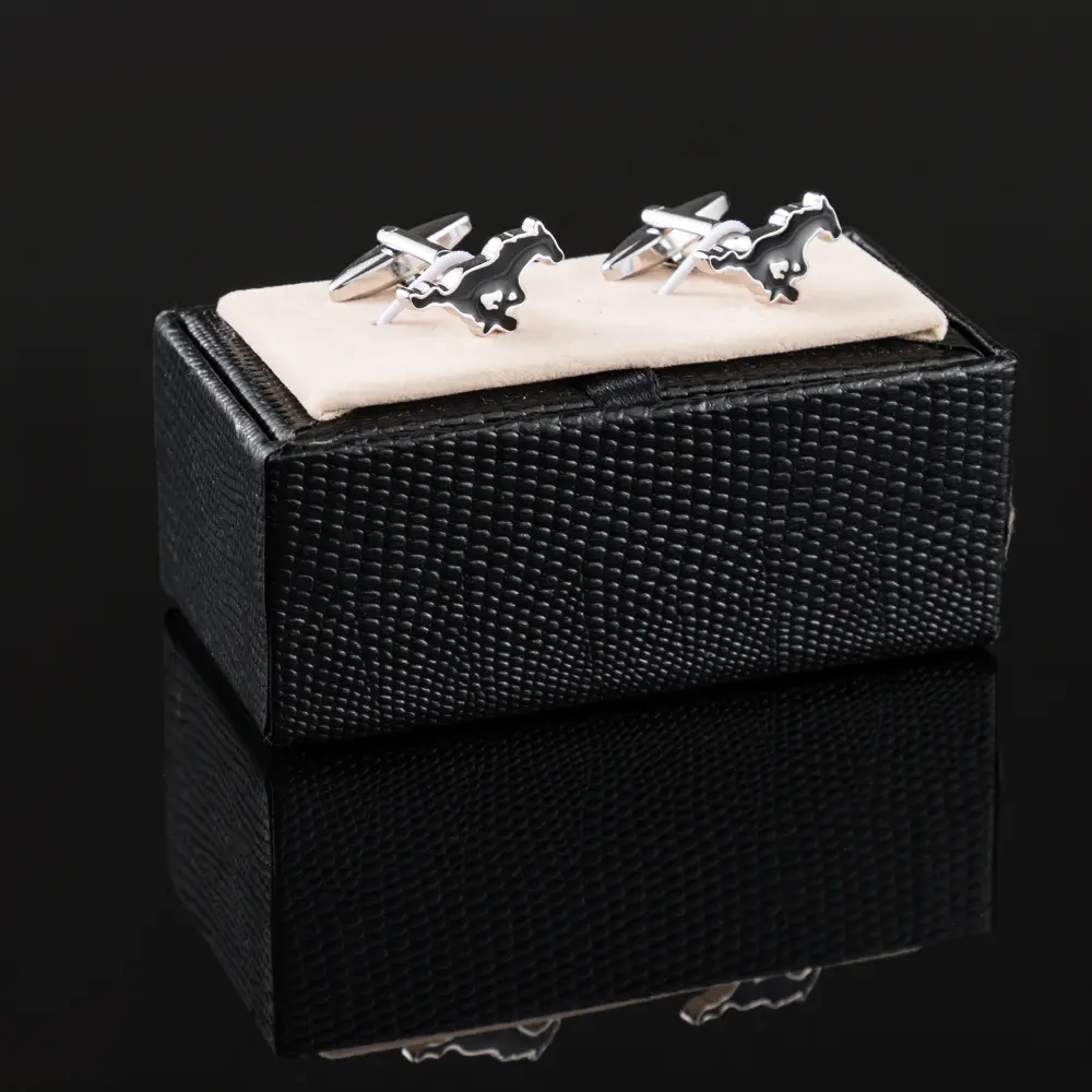 Wholesale Cufflinks Fashion New Personalized Black Running Horse Fancy Enamel Cuff Link CC81122