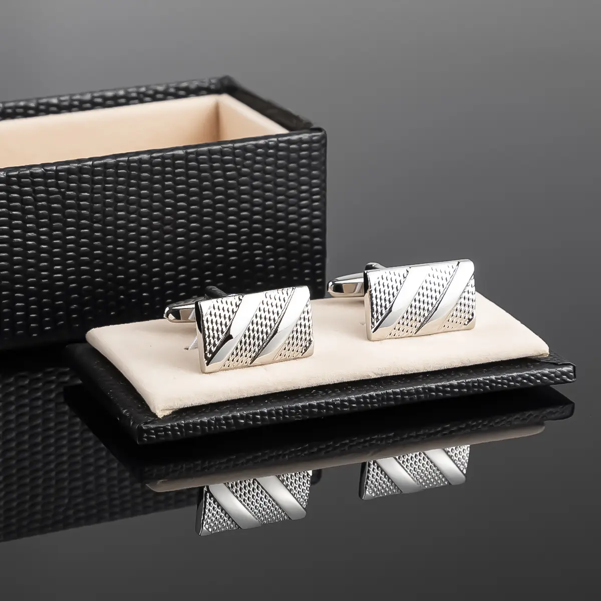 Wholesale Professional Manufacturer Silver Plated Luxury Tasteful Ribbed Cufflinks CL0003 Suppliers, Exporter