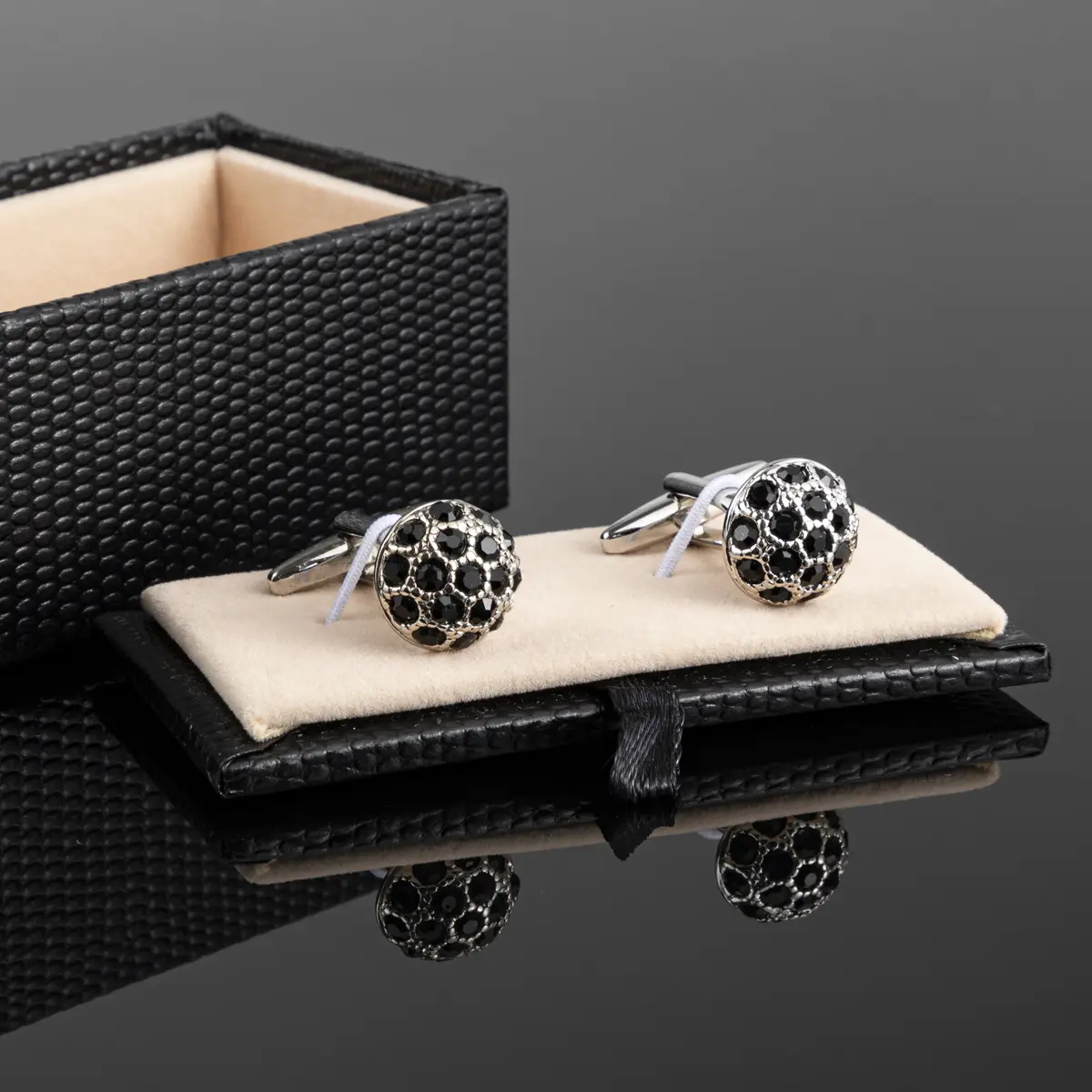 Wholesale Luxury Round Cut White Gold Square Zircon Stone Cufflinks Men Fashion Accessories Blue/Black/Red/Purple CS8641 Exporter, Companies