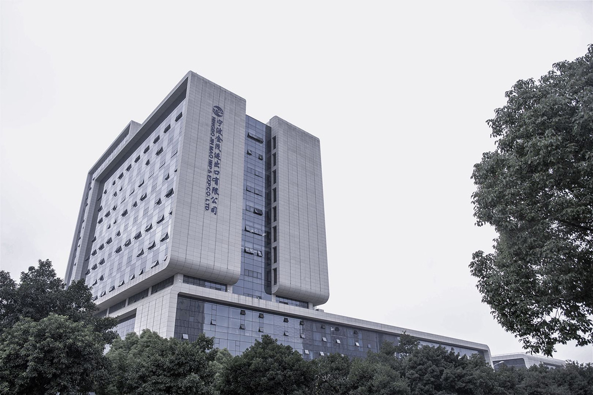 Jinmao experienced merchandiser team handling international apparel orders