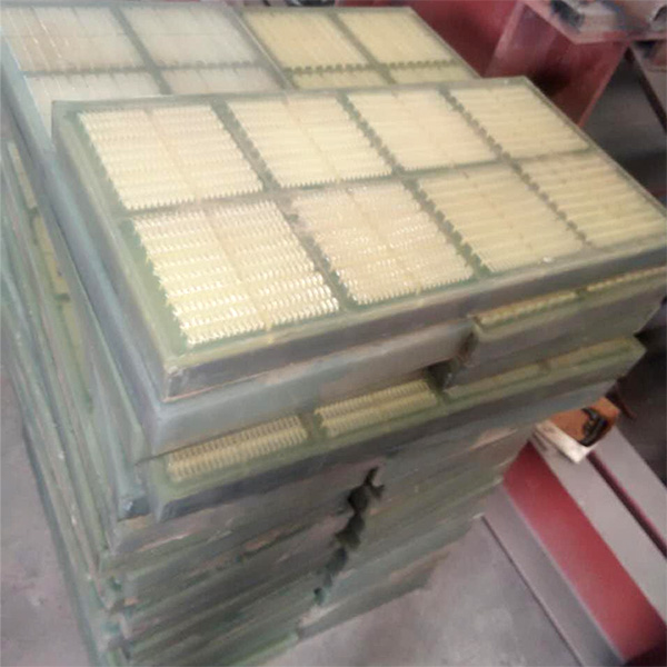 Polyurethane sieve plate