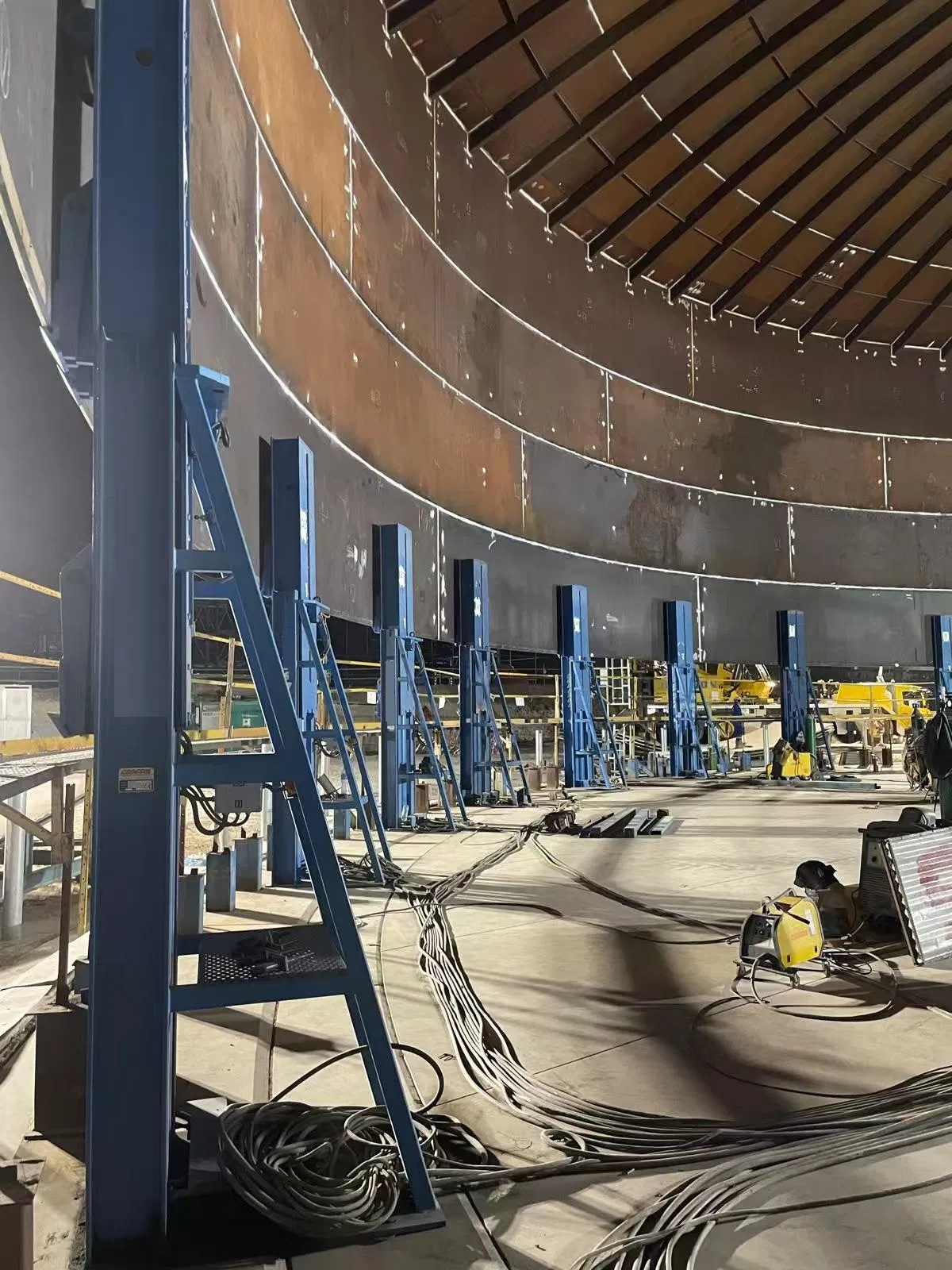 High-Stroke Lead Screw Electric Mechanical Jacking System for Grain Storage Silos with Stable Spacing