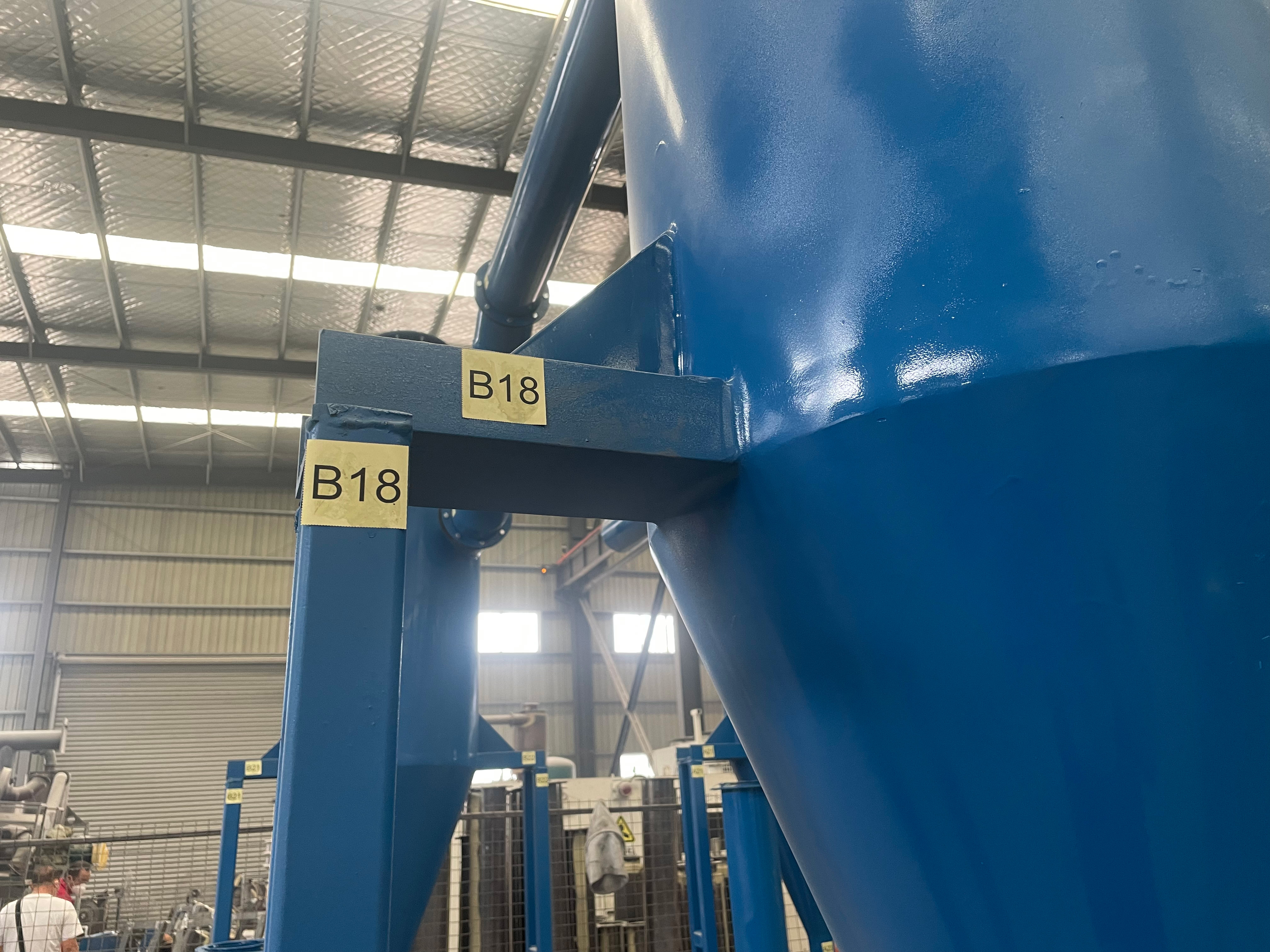 Mg-al alloy roller crushing mill close up 2
