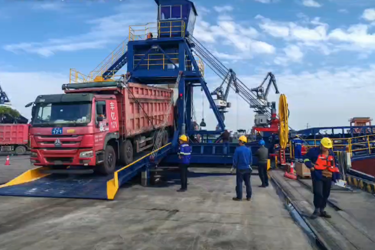 Hot Selling Pneumatic Conveying System Continuous Ship Unloader/Loader Bulk Unloading New Condition