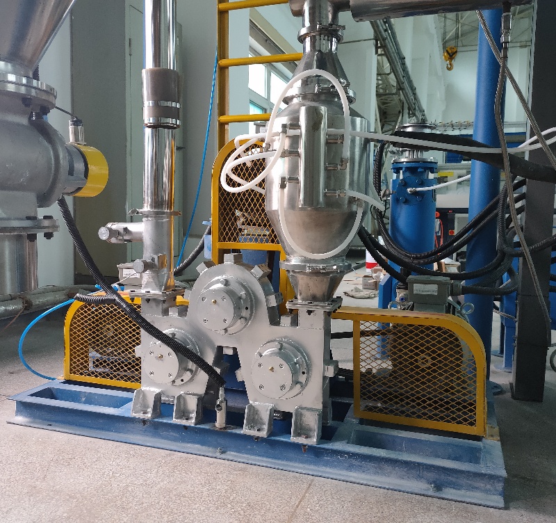 High Efficiency Three Roller Mill with Engine Motor &amp; Bearing for Quartz Sand Powder Coating 0.5-15t/h Capacity