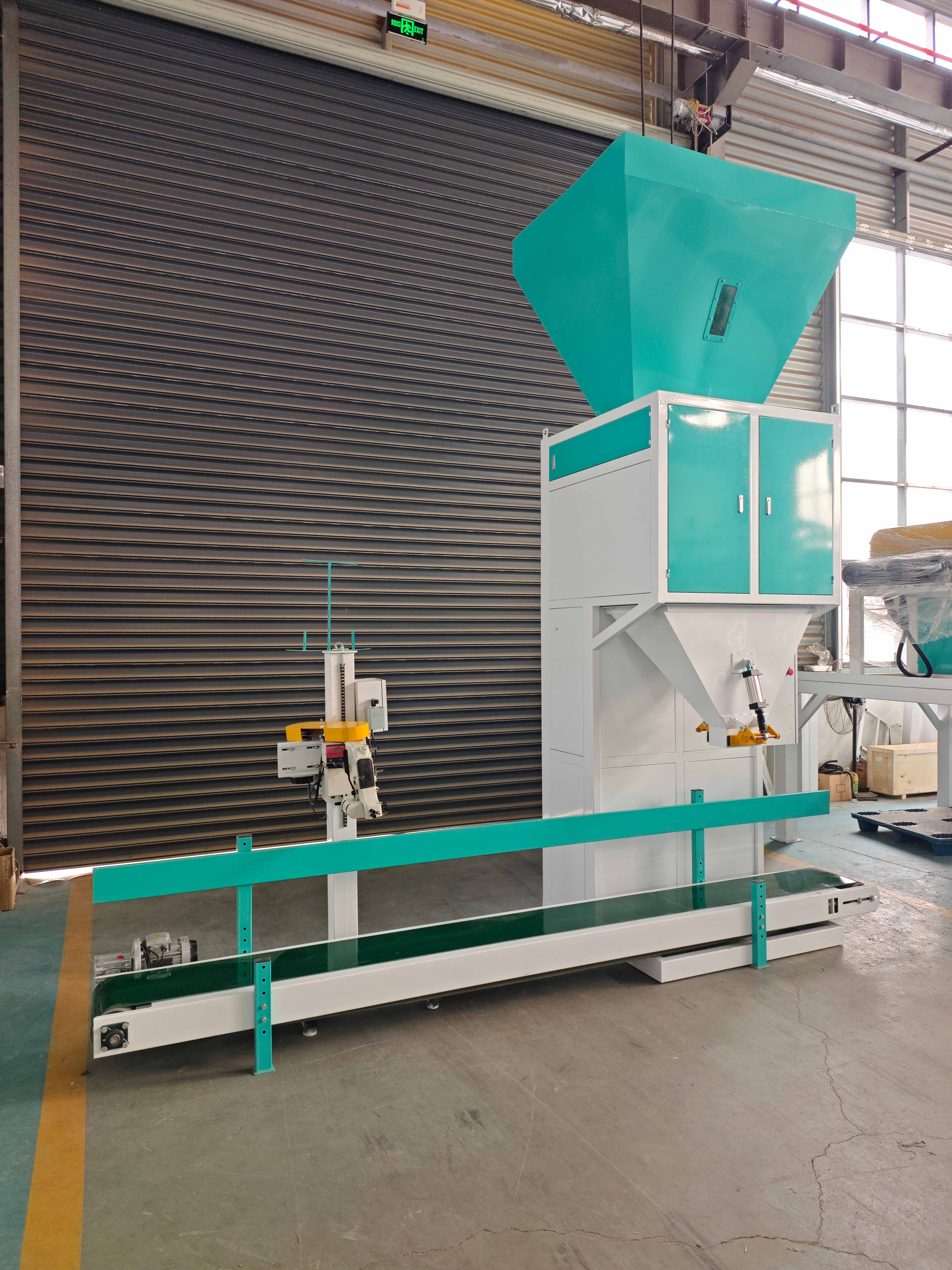 50kg Rice Bagging Machine Corn Wheat Grain Packing Scale With Weighing Filling Sealing/Sewing Functions