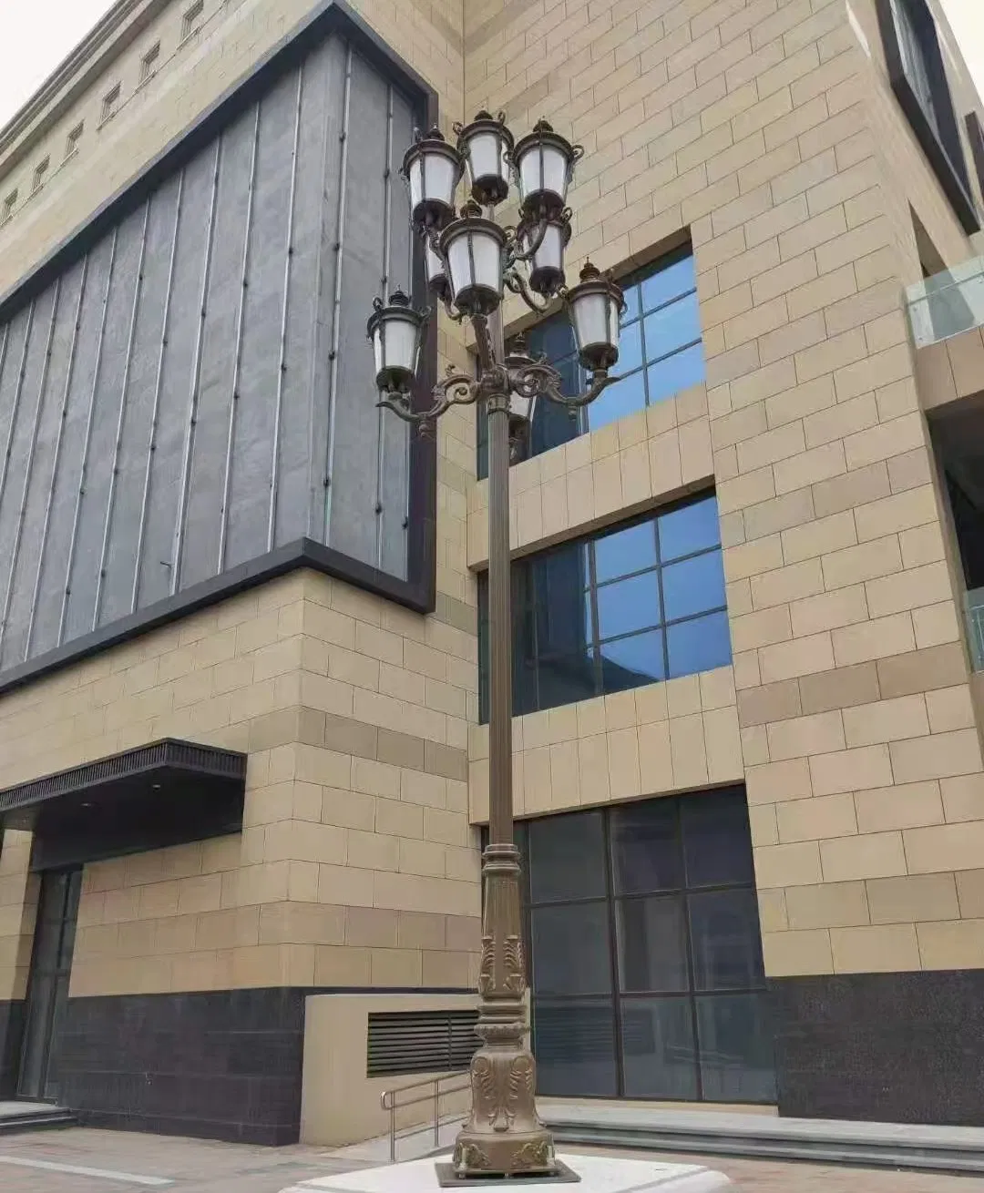 مصباح حديقة LED خارجي من الألمنيوم الجديد على الطراز الأوروبي الفيكتوري 2m 3m 4m