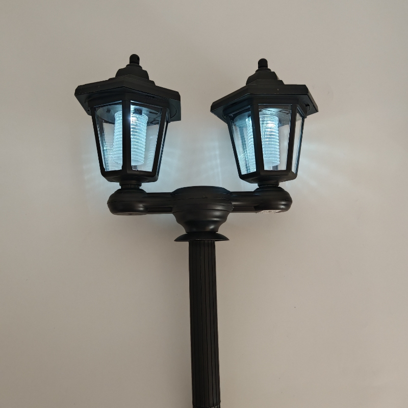 مصباح LED للطاقة الشمسية مزدوج الرأس فعال وآمن للإضاءة الخارجية لمسارات الحدائق