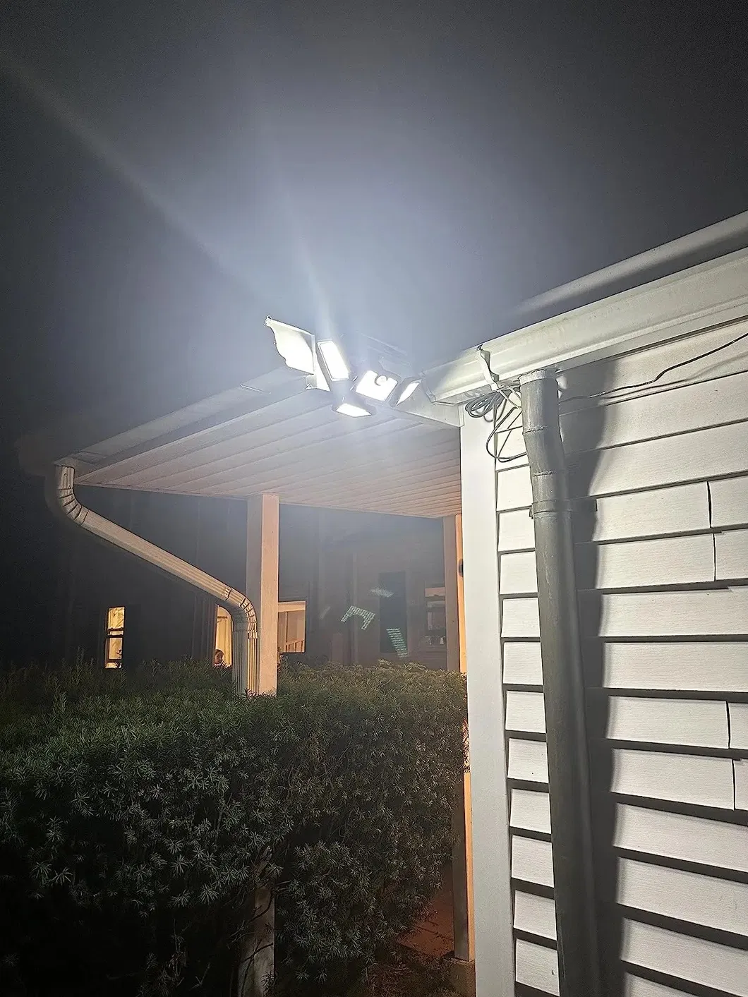 108 مصباح شمسي LED خارجي مع مستشعر حركة، ضوء LED شمسي مقاوم للماء، يعمل بالطاقة الشمسية لتزيين الحديقة