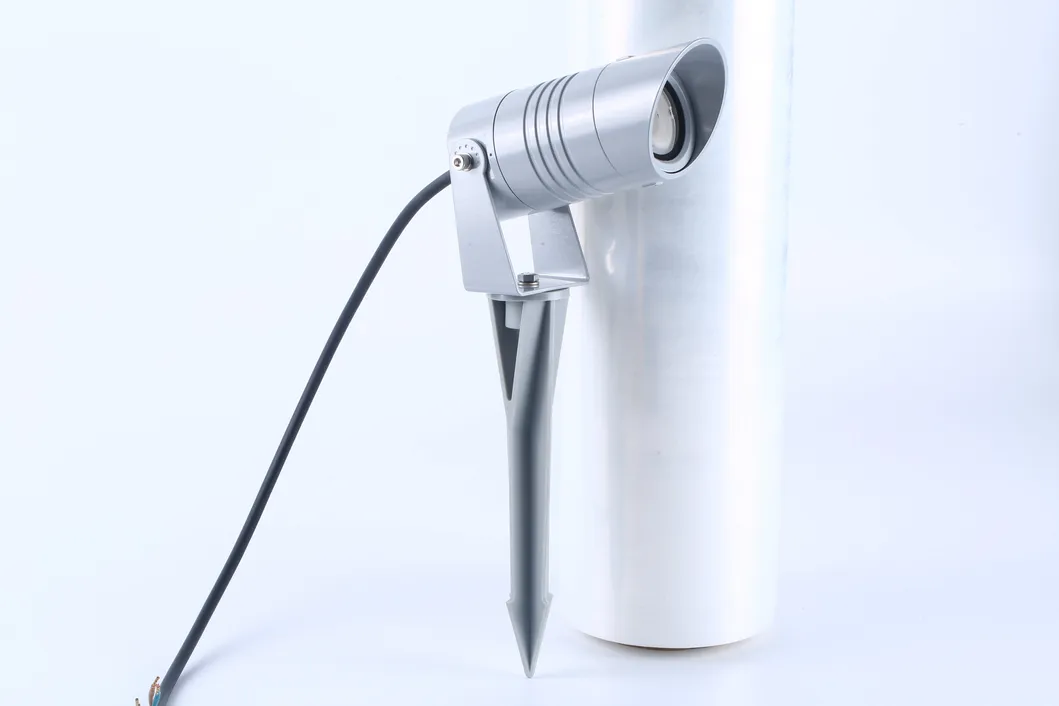 مصباح حديقة كشاف ضوء فاضح متعدد الأنماط 4W ضوء فاضح LED RGB