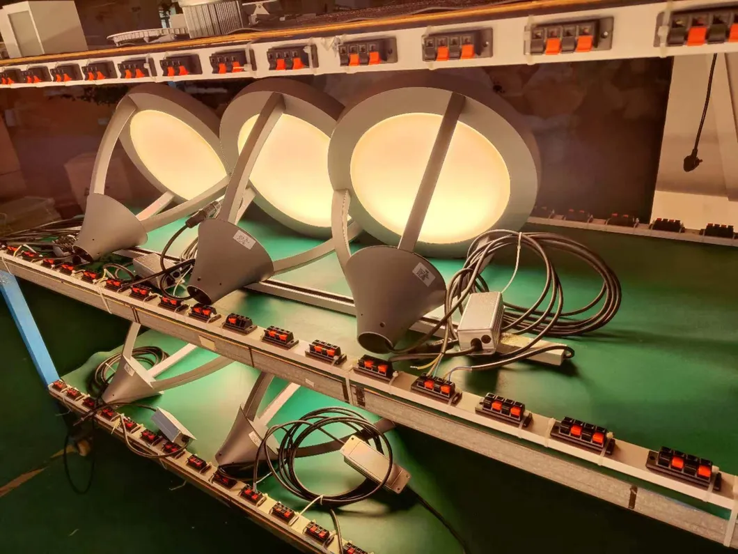 إضاءة حديقة LED مقاومة للماء فاخرة