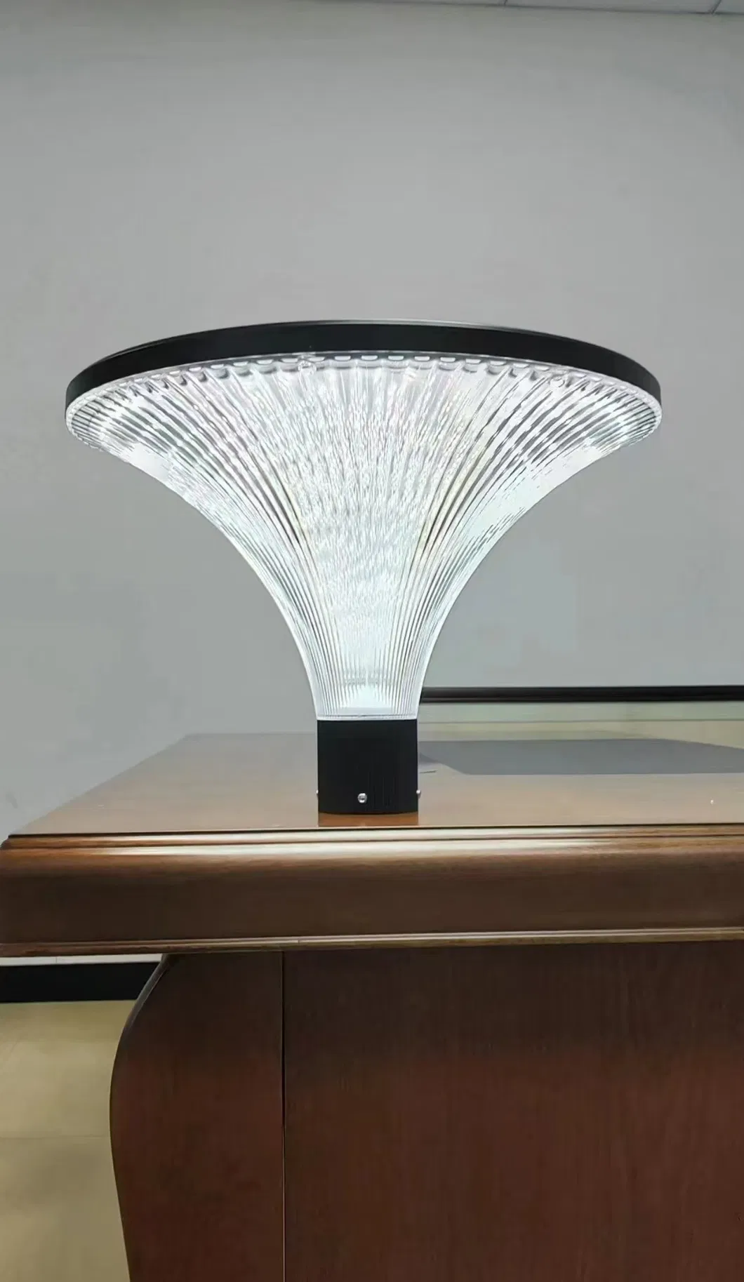 إضاءة حديقة LED مقاومة للماء فاخرة