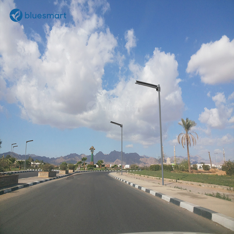 إضاءة حديقة شوارع LED شمسية متكاملة في الهواء الطلق IP65 60W مصابيح شوارع تعمل بالطاقة الشمسية