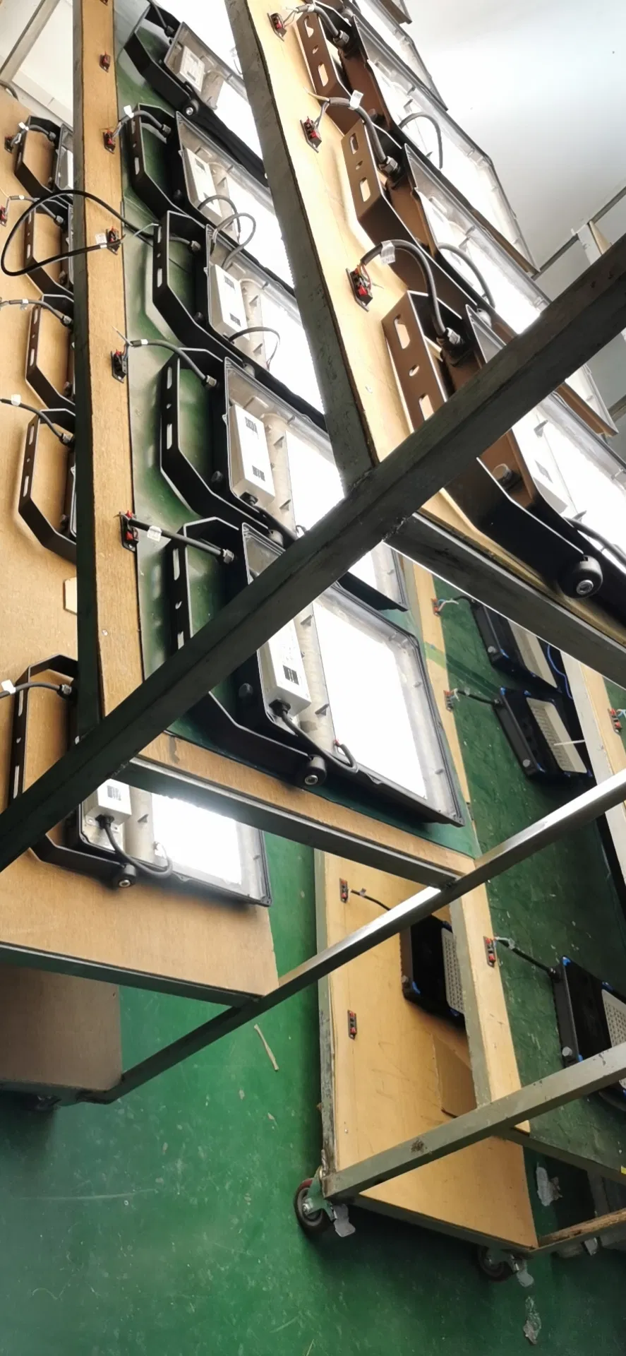 إضاءة الفيض LED 240W 300W إضاءة تجارية خارجية للحدائق والملاعب والمخازن