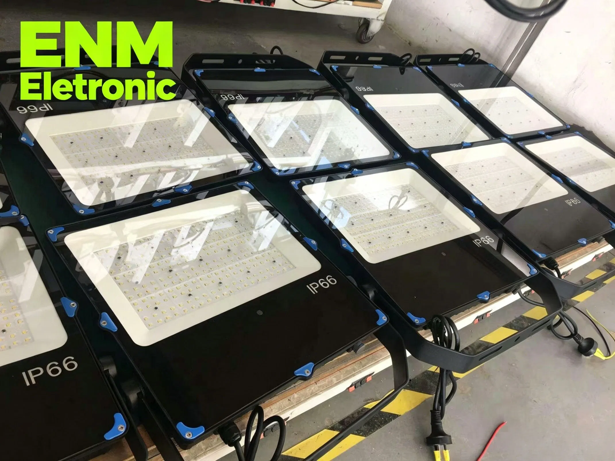 إضاءة الفيض LED 240W 300W إضاءة تجارية خارجية للحدائق والملاعب والمخازن