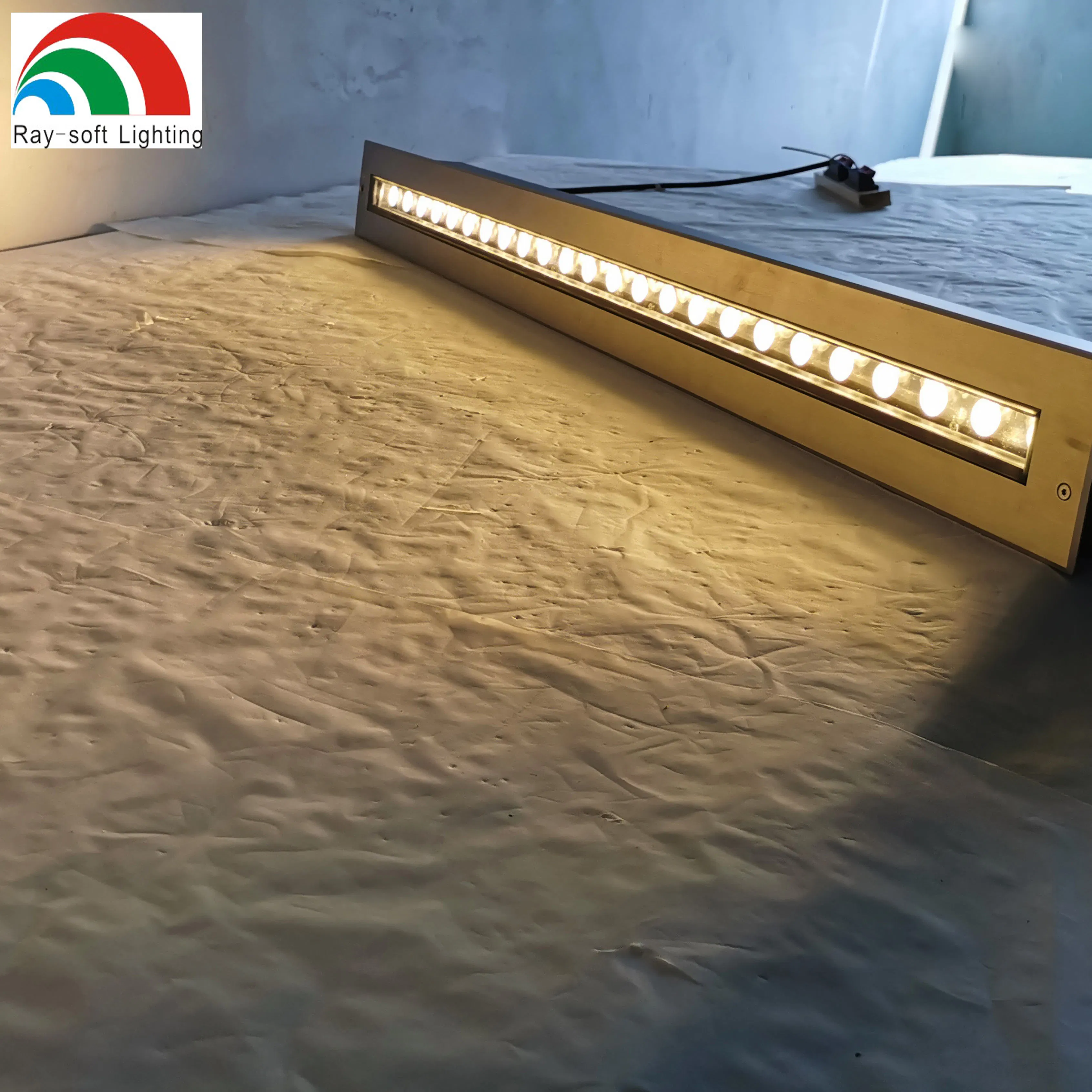 ضوء أرضي مدمج قابل للتعديل مع إضاءة RGB للحدائق