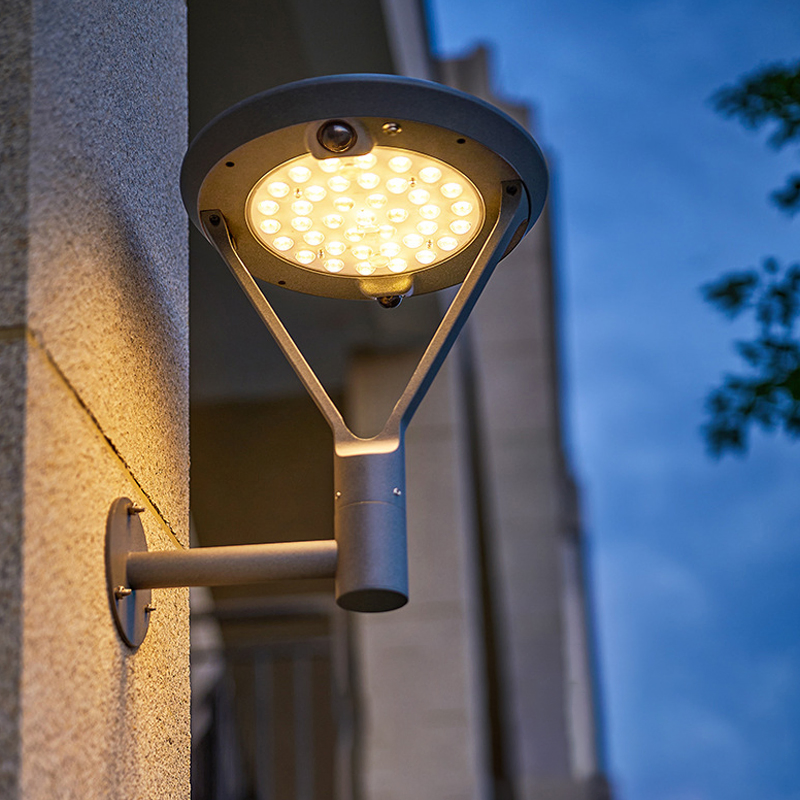 مصباح حائط خارجي دائري حديث بتقنية LED مع مستشعر حركة