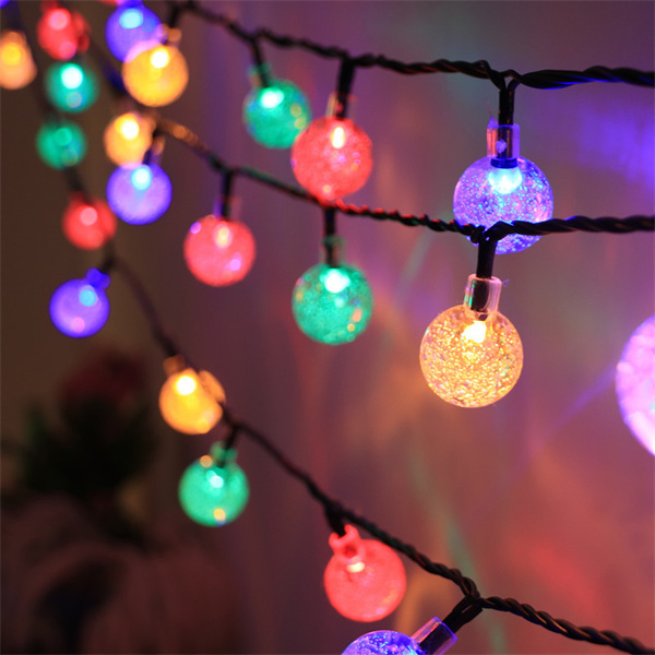 أضواء شجرة عيد الميلاد الذكية الشمسية LED المزخرفة لحديقة الشرفة والأعمدة