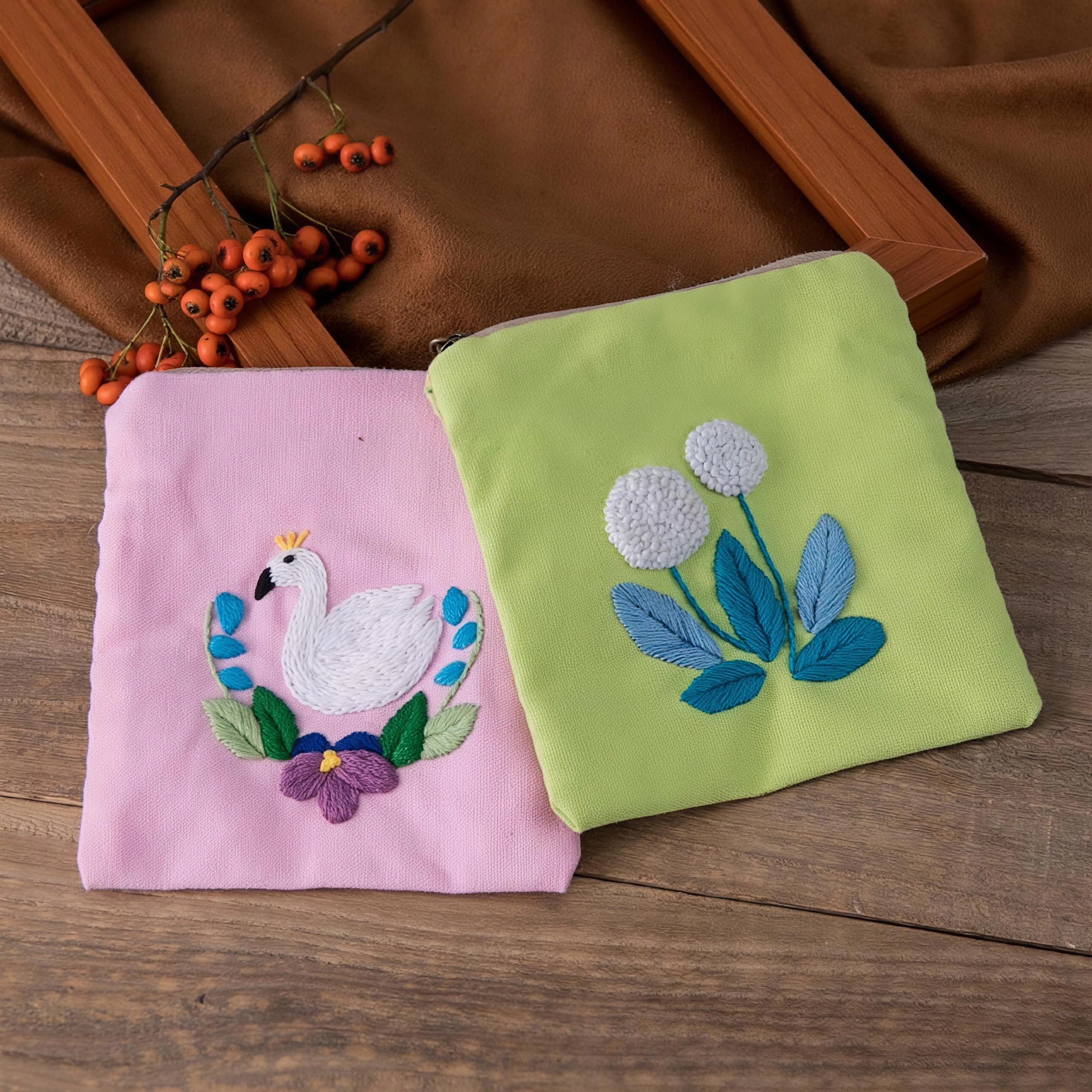 DIY Hand Embroidery Floral Sewing Kit, Square Cotton Fabric Coin Purse Card Holder Holiday Craft Gift