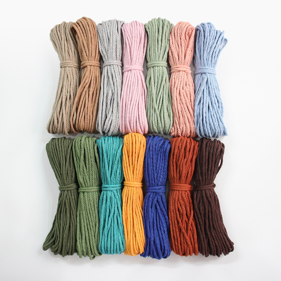 Macrame Tapestry details 3