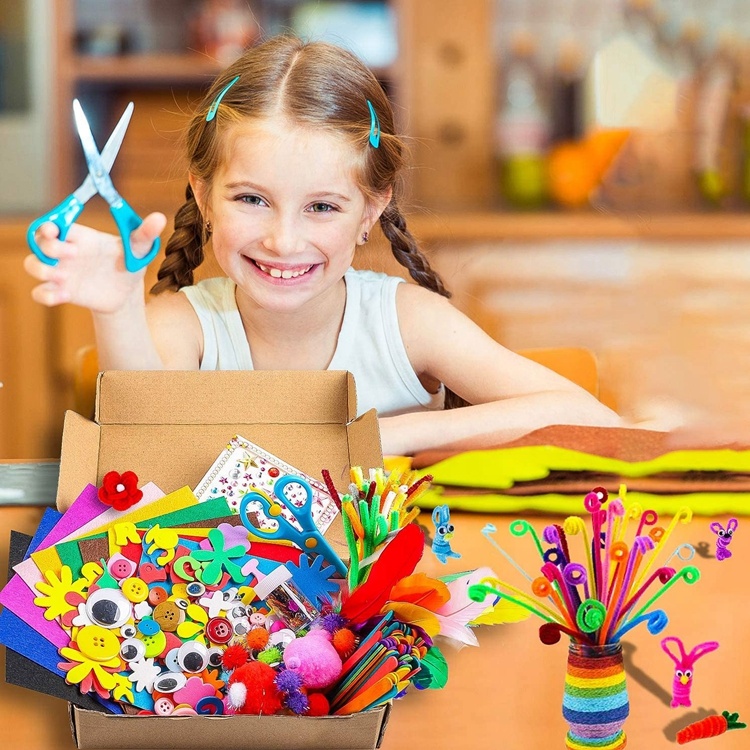 1000Pcs DIY Art Craft Sets Supplies for Kids Crafting Supplies Kits Pipe Cleaners-Colour Felt- Glitter Poms- Feather-Buttons