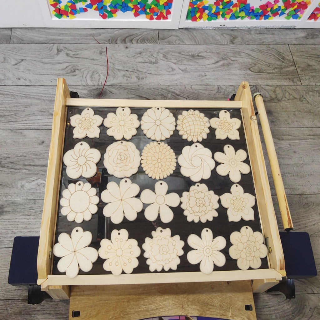 Wholesale Eco-Friendly DIY Craft Kit for Kids Cartoon Wooden Flower Wood Pieces for Educational Engraving Art Projects Gift