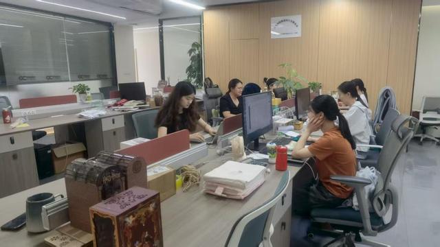 JKit Toys R&D team developing new DIY craft toy products