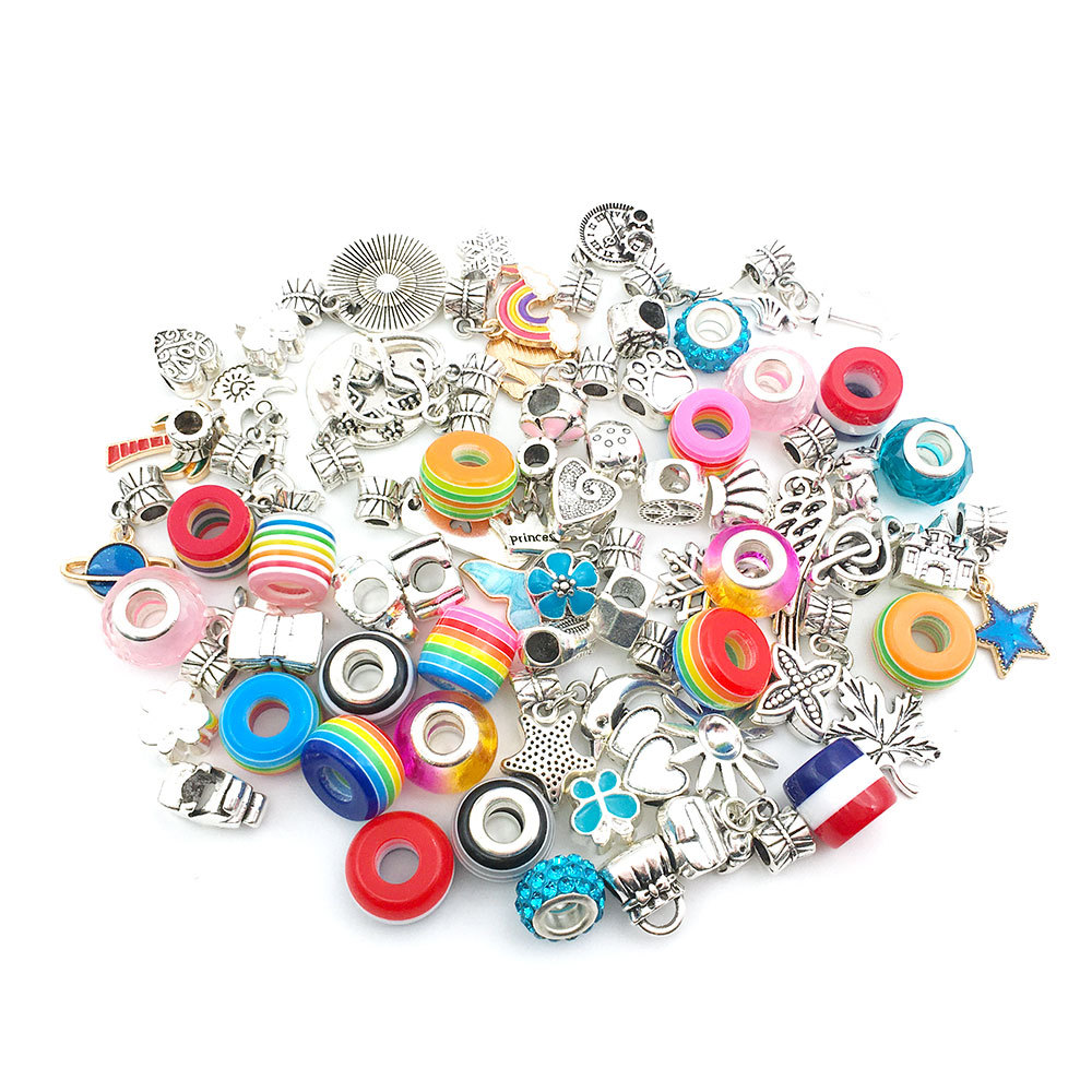 88pcs Bracelet DIY Beads Accessories Set Sweet Charm Bracelet Necklace Jewelry Making Craft Kit Child Creative Christmas Gifts