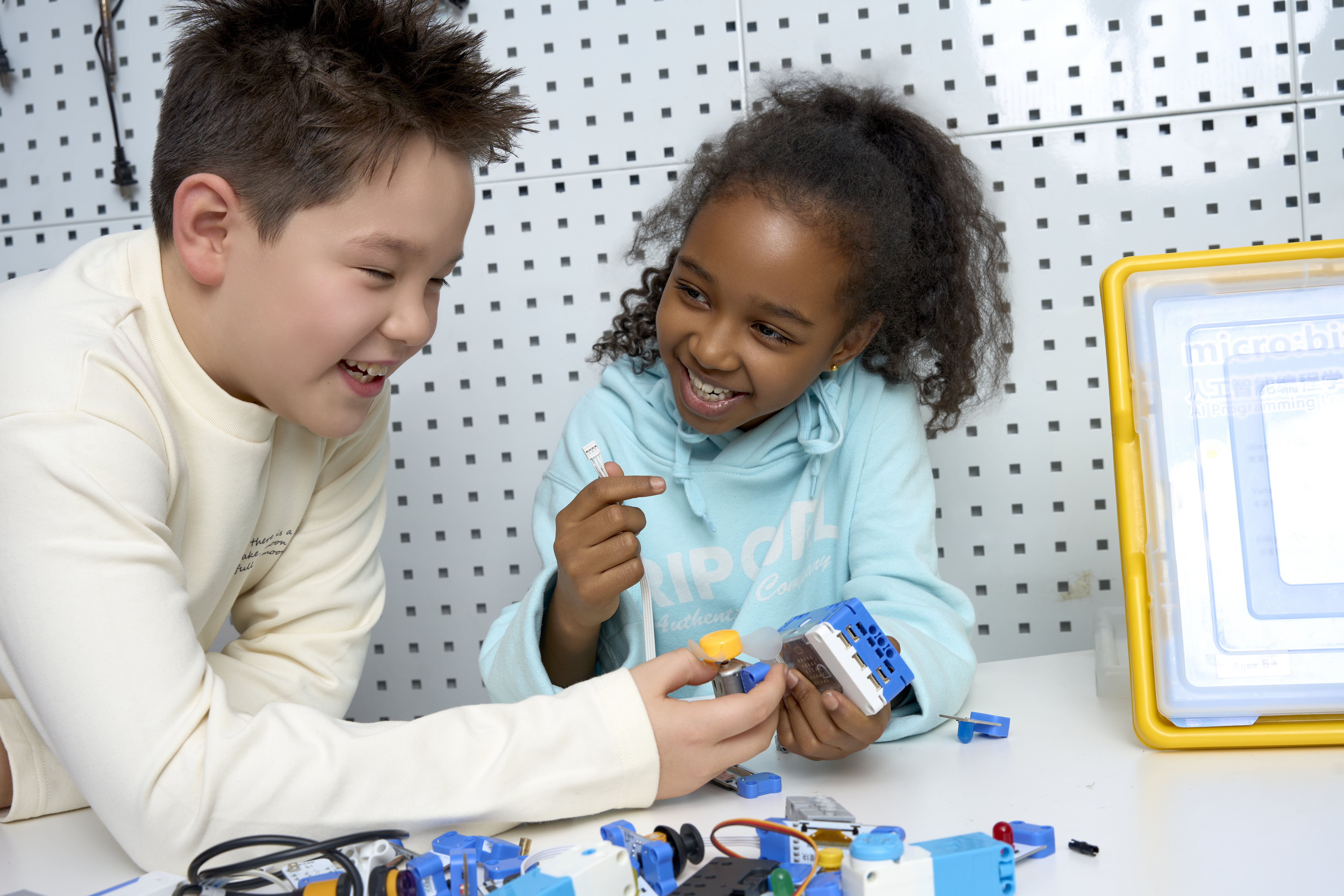 Microbit Educational DIY Kit Kids 3D Electric Solar Science Engineering Block Cartoon Plastic Model Toy Technology Box Sets