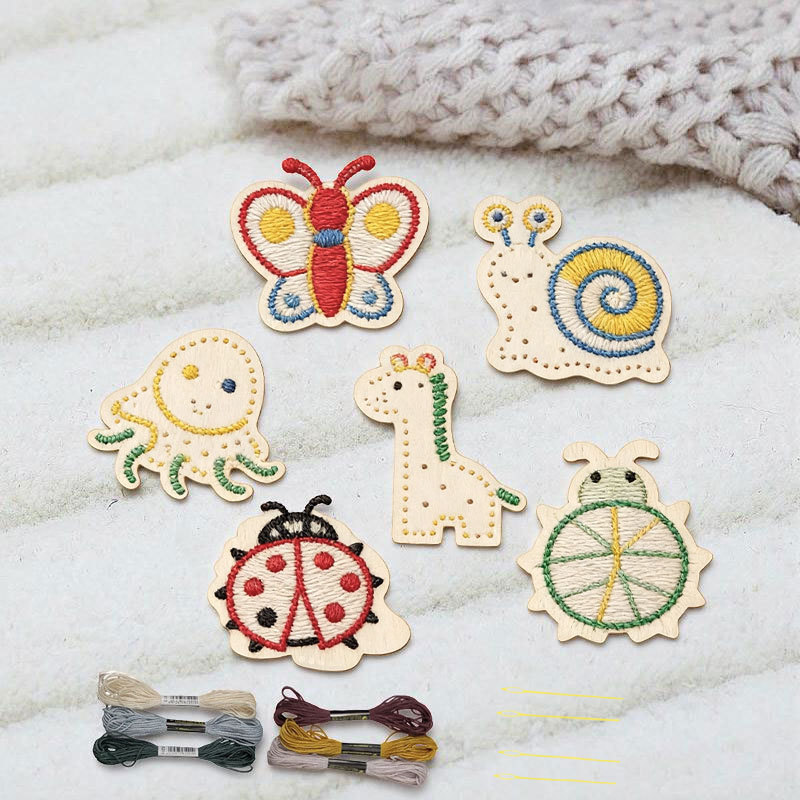 Wooden Kids Embroidery Sewing Kit DIY Cross Stitch Craft Kit for Children Educational Hand Sewing Toy Preschool Art Activity Set
