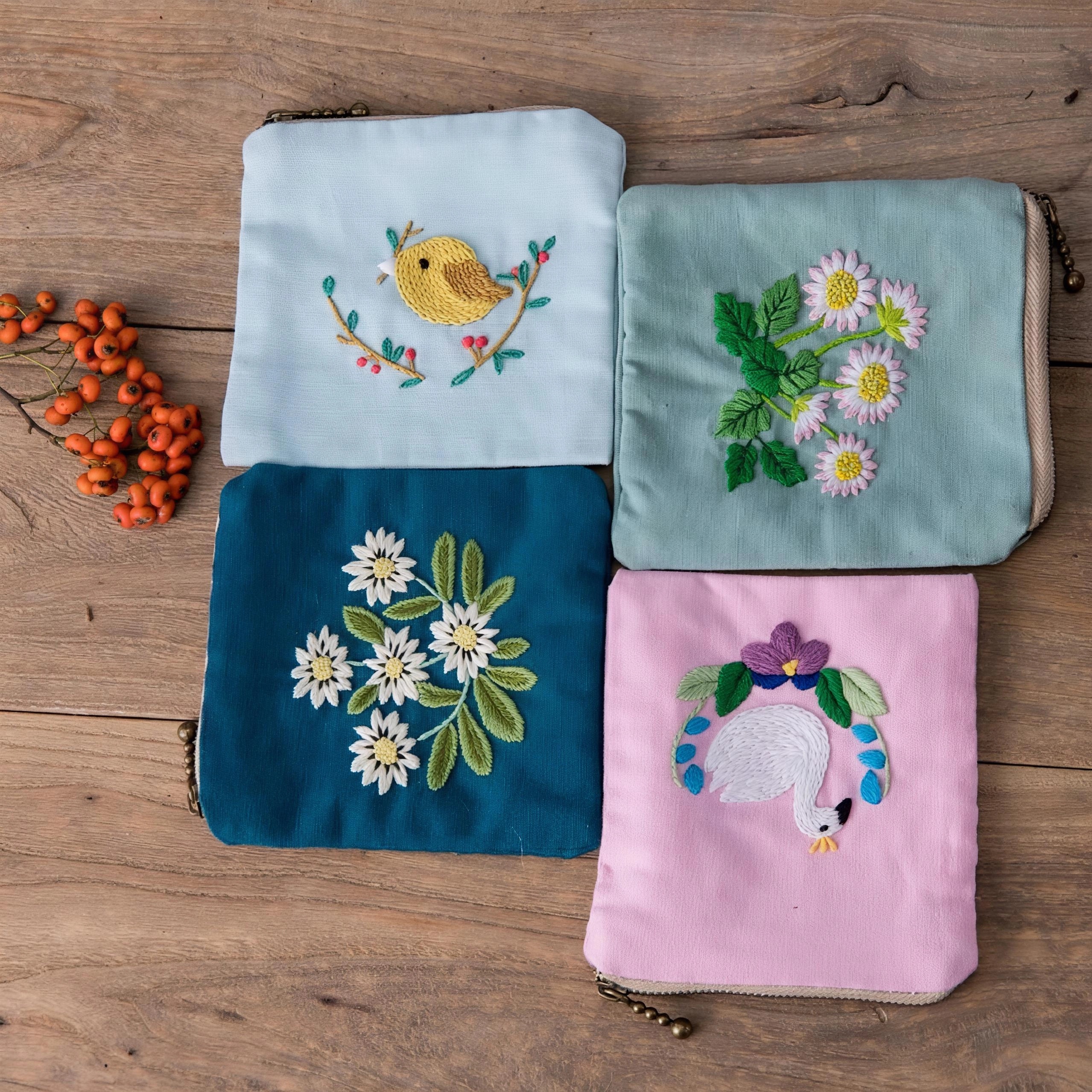 DIY Hand Embroidery Floral Sewing Kit, Square Cotton Fabric Coin Purse Card Holder Holiday Craft Gift