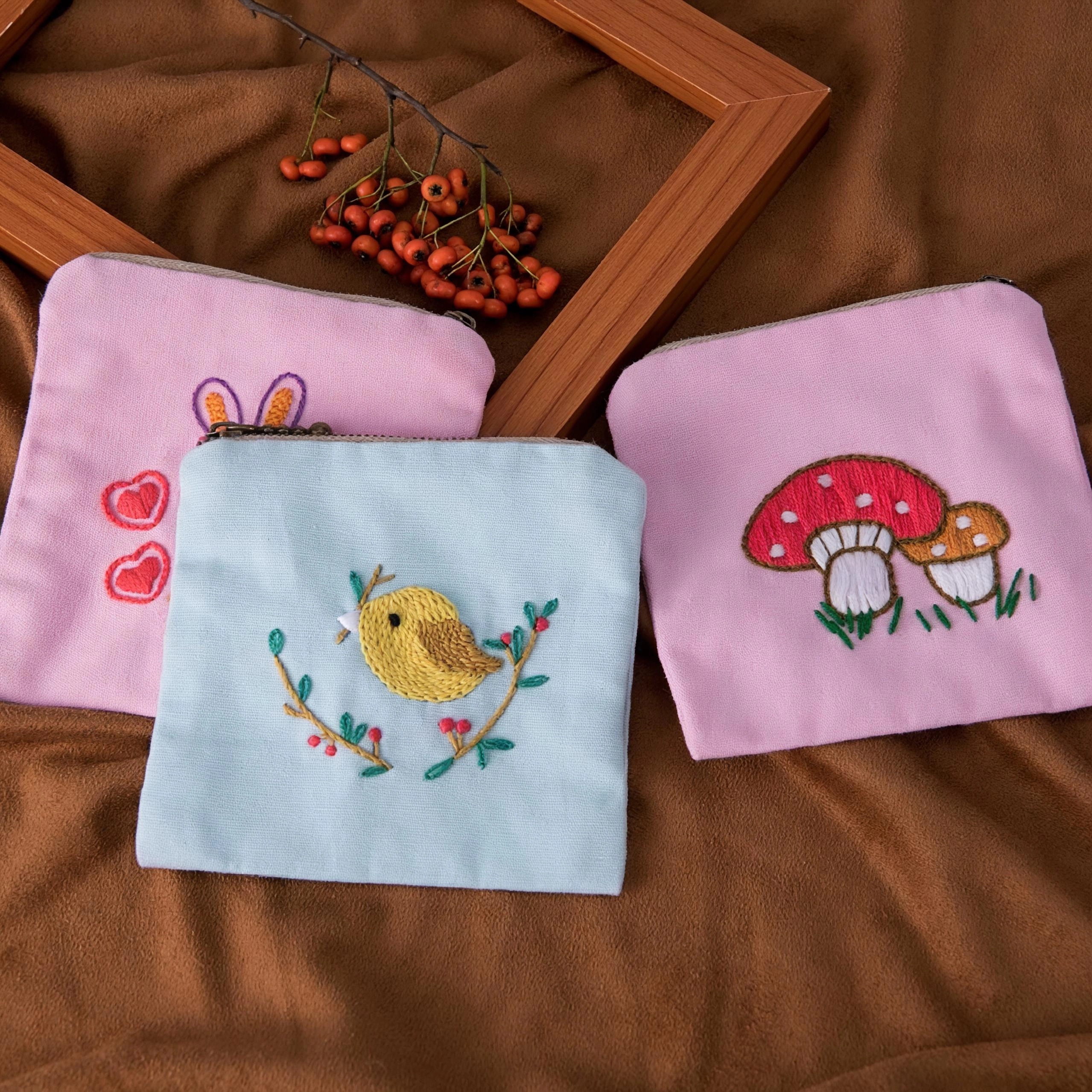 DIY Hand Embroidery Floral Sewing Kit, Square Cotton Fabric Coin Purse Card Holder Holiday Craft Gift