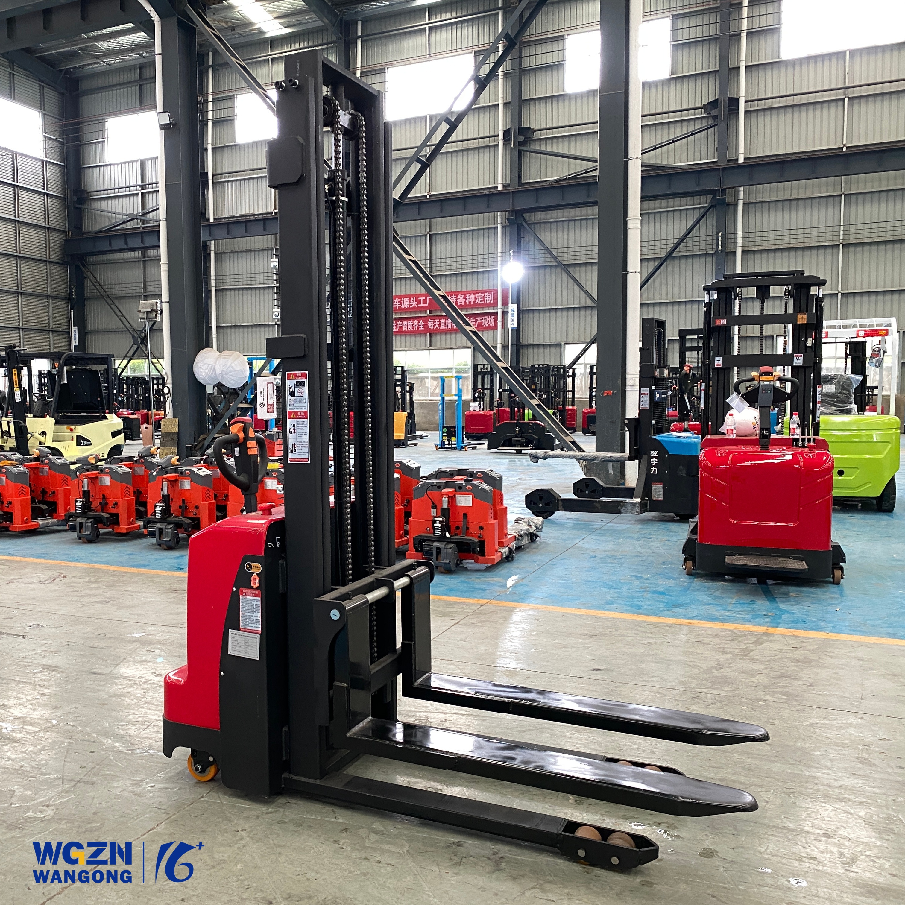 WGZN 1.5T Walkie Stacker Low Gravity Anti Slip Chassis For Logistics Warehouse Medium Cargo Stacking