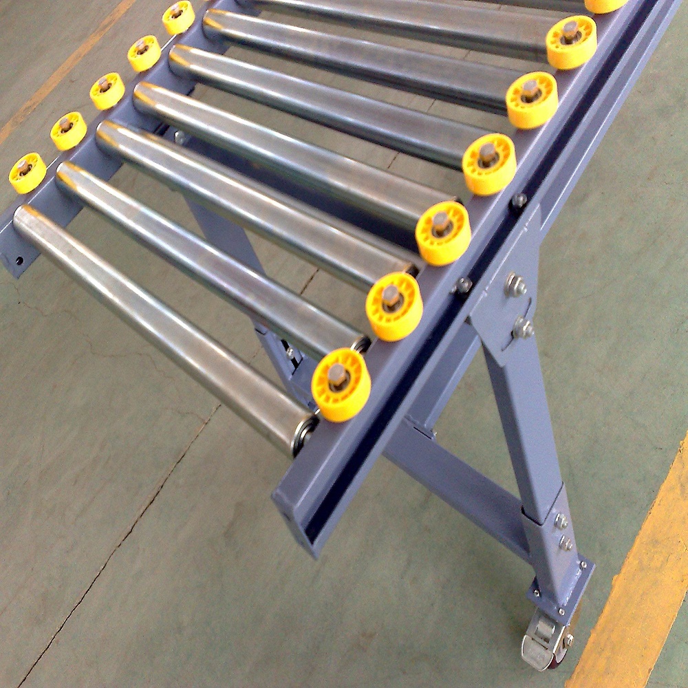 Gravity Roller Conveyor With Wheel Guide And Four Castors Movable Roller Conveyor
