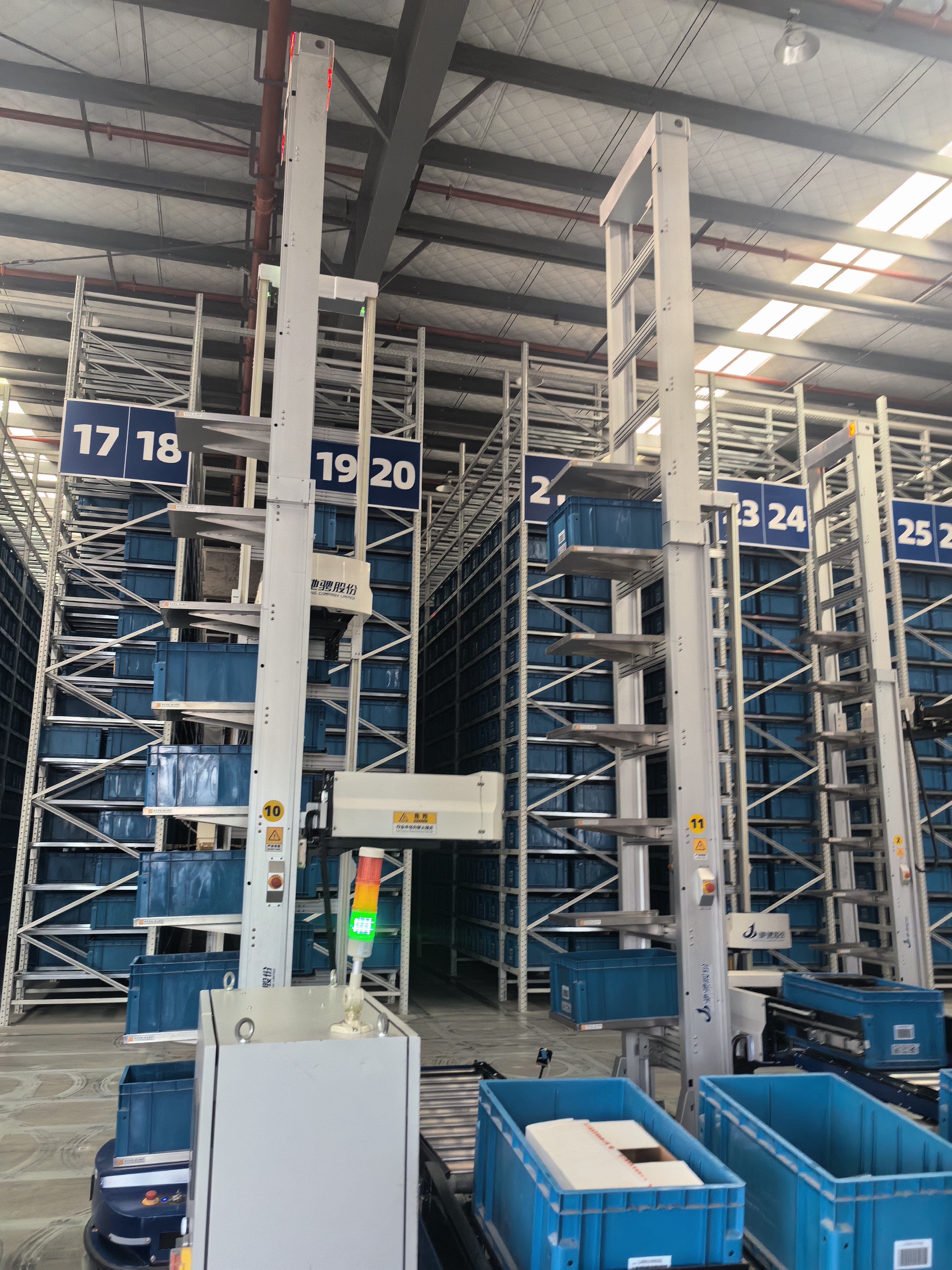 Intelligent Warehousing High-Density Steel Storage 8-Layer Automated Retrieval System Goods-to-Person Efficient Picking for