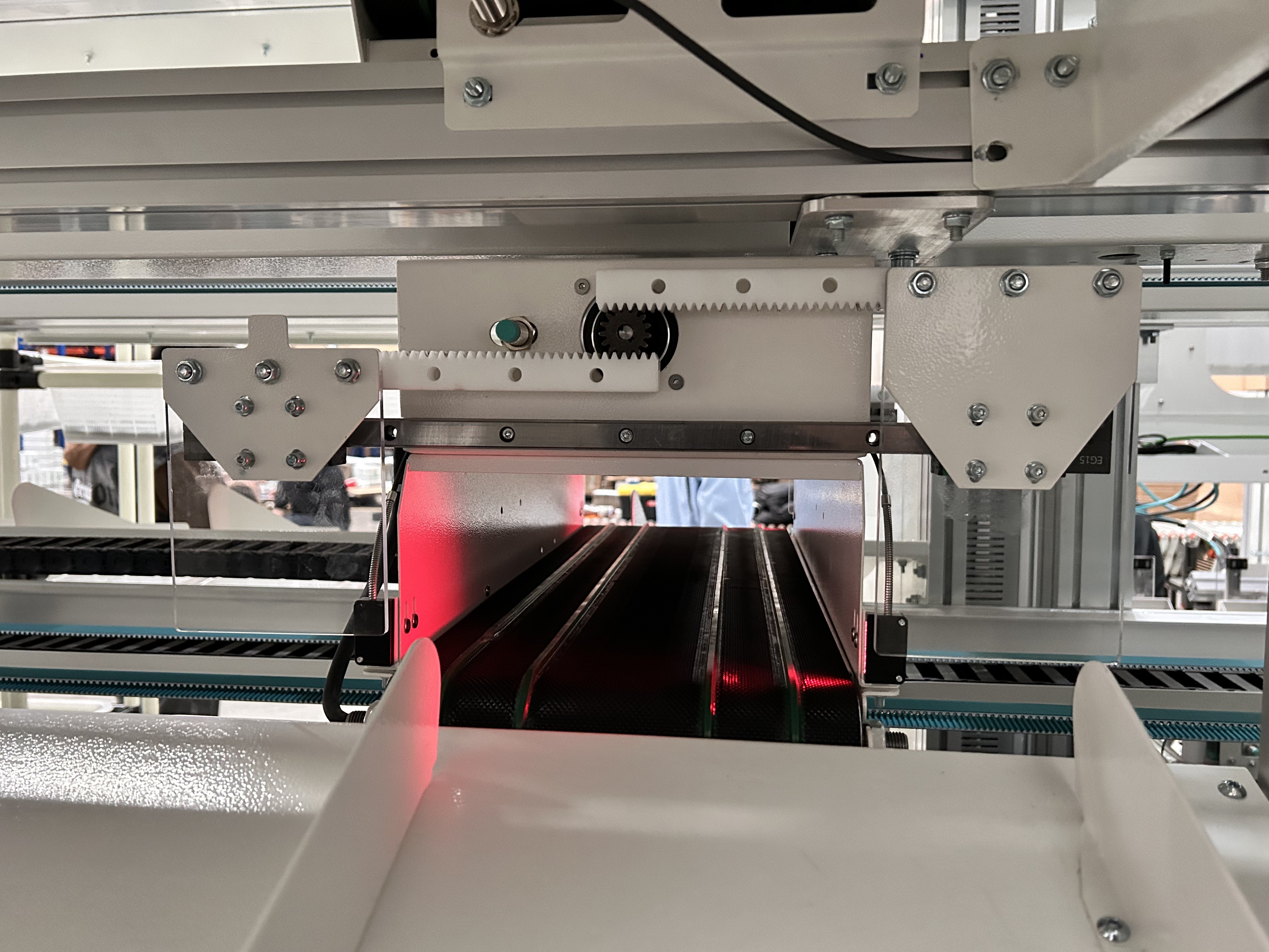 High Quality Custom Logistics Warehouse Automated AGV Robot 3D Put Wall Solution For E-commerce Order Fulfillment