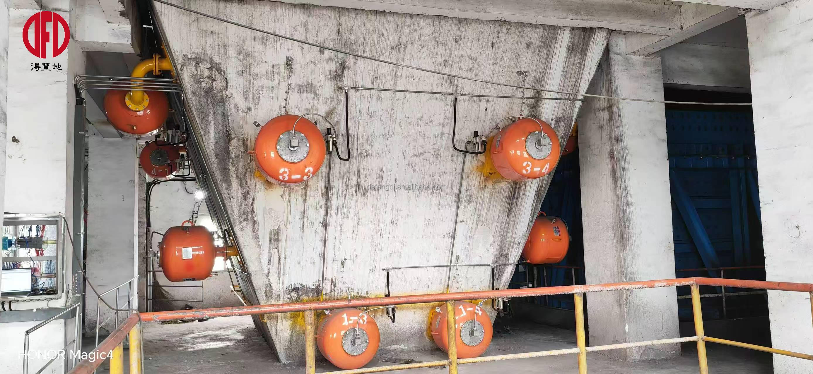 DFD PLC-configured Mining Machinery System Equipment 1.5 Year Warranty 150kg Weight For Solving Silo Chute Blockages Arching Rat